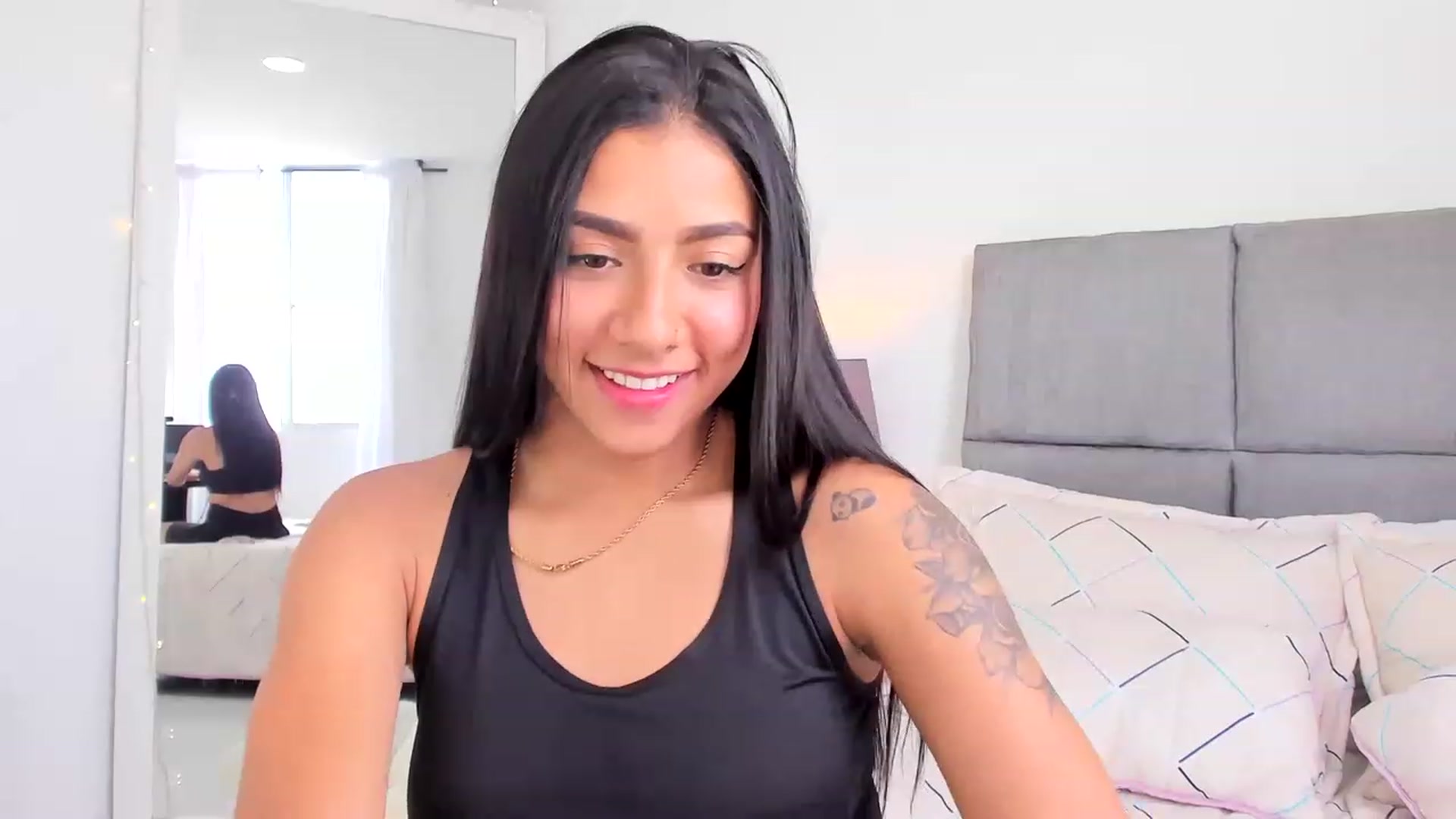 Gallery image thumbnail from Danna___'s myfreecams stream on, 07/03/2023, 17:39 image 18 of 20