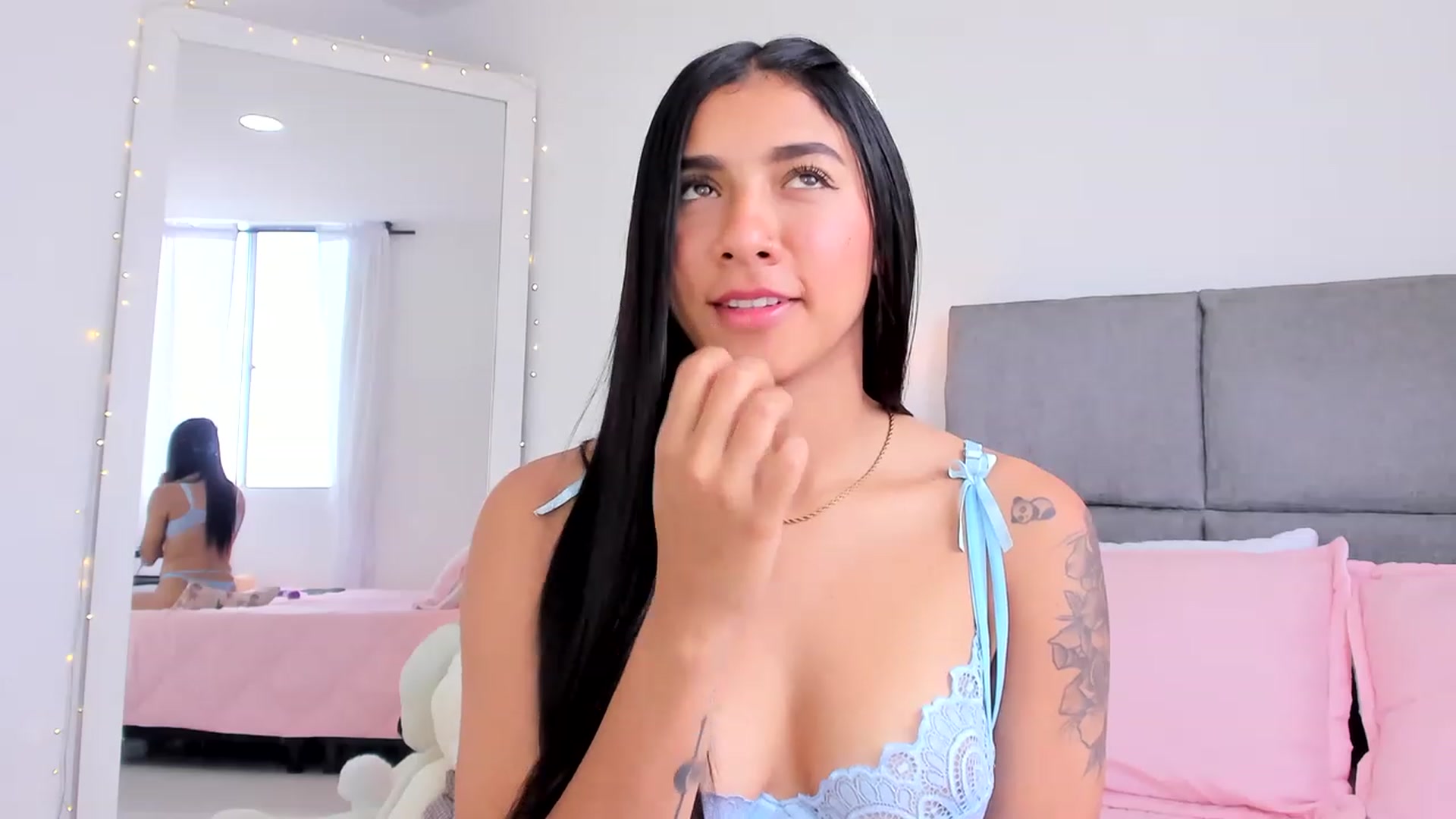 Gallery image thumbnail from Danna___'s myfreecams stream on, 07/18/2023, 16:30 image 19 of 20