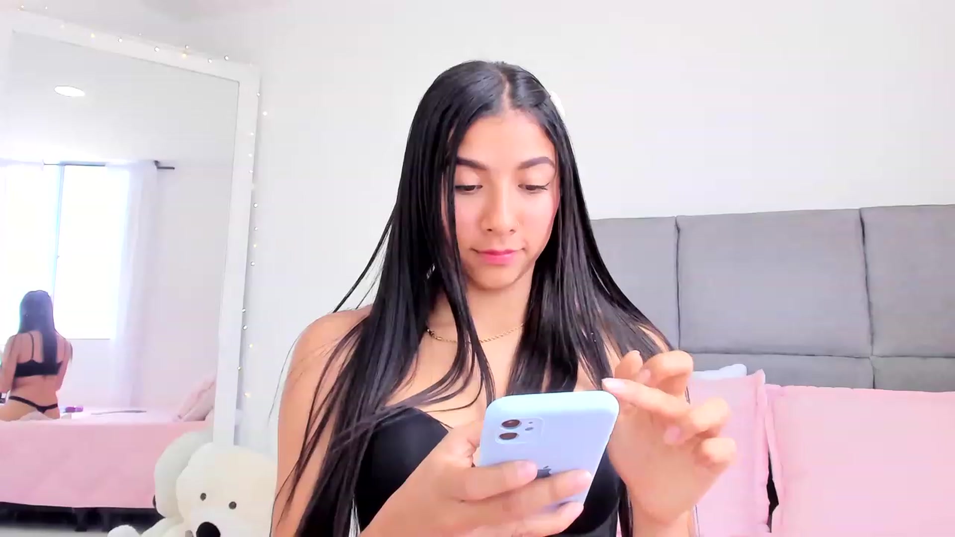 Gallery image thumbnail from Danna___'s myfreecams stream on, 07/18/2023, 17:36 image 17 of 20