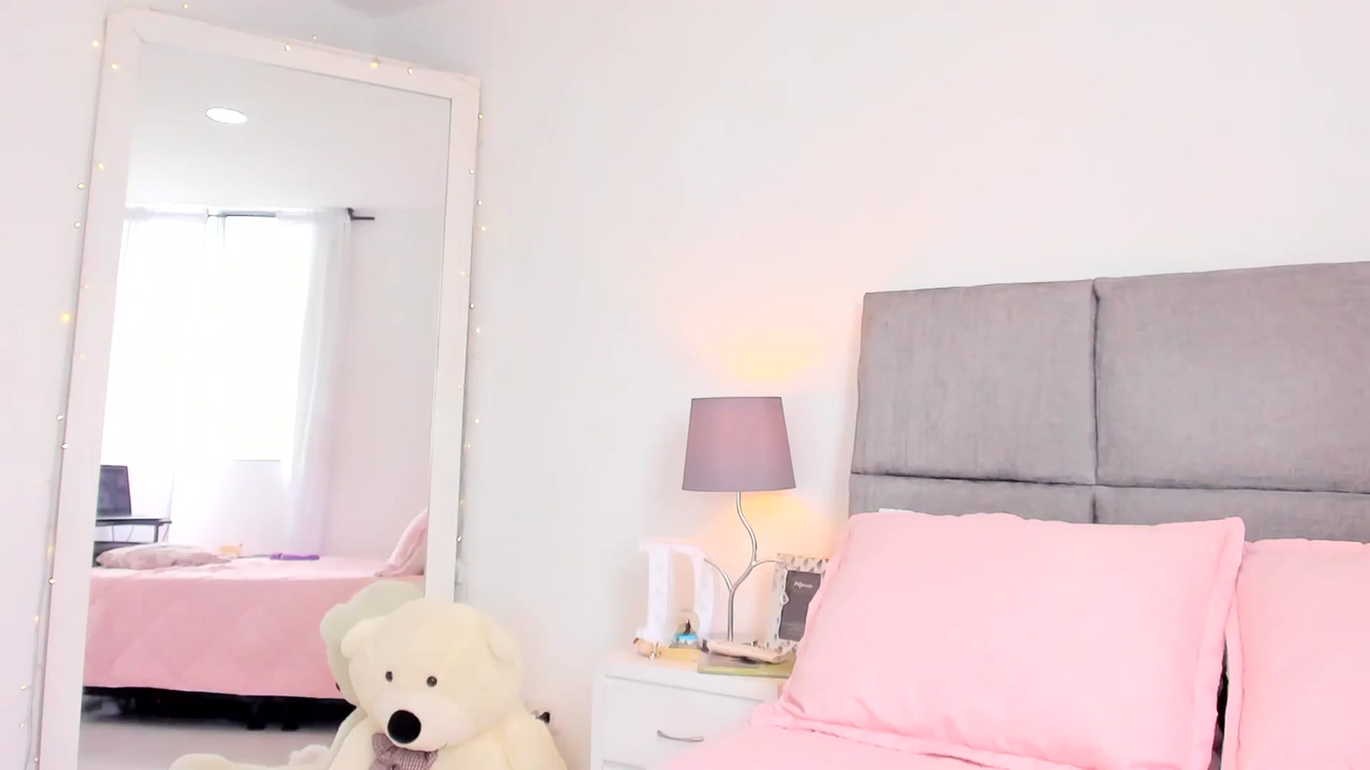 Gallery image thumbnail from Danna___'s myfreecams stream on, 07/25/2023, 16:34 image 15 of 20