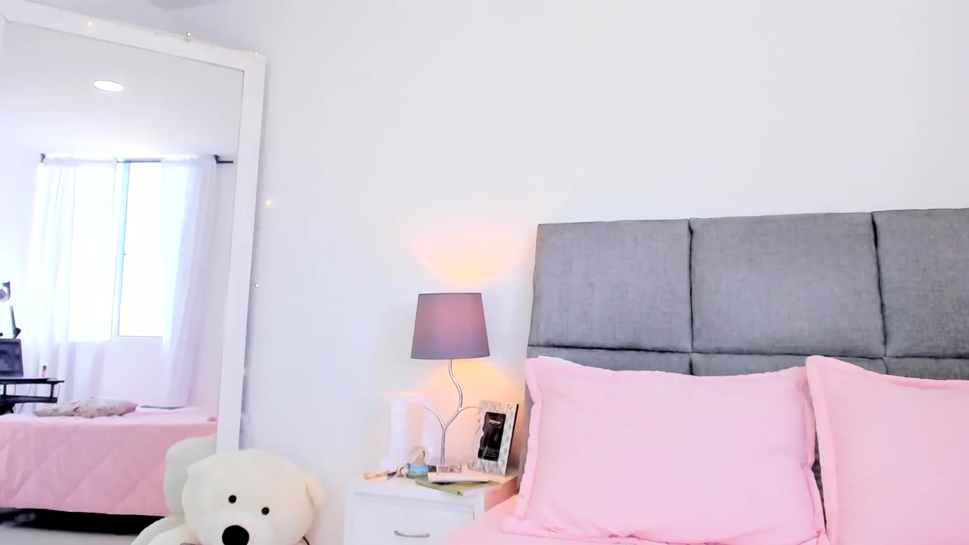Gallery image thumbnail from Danna___'s myfreecams stream on, 08/04/2023, 16:47 image 14 of 20