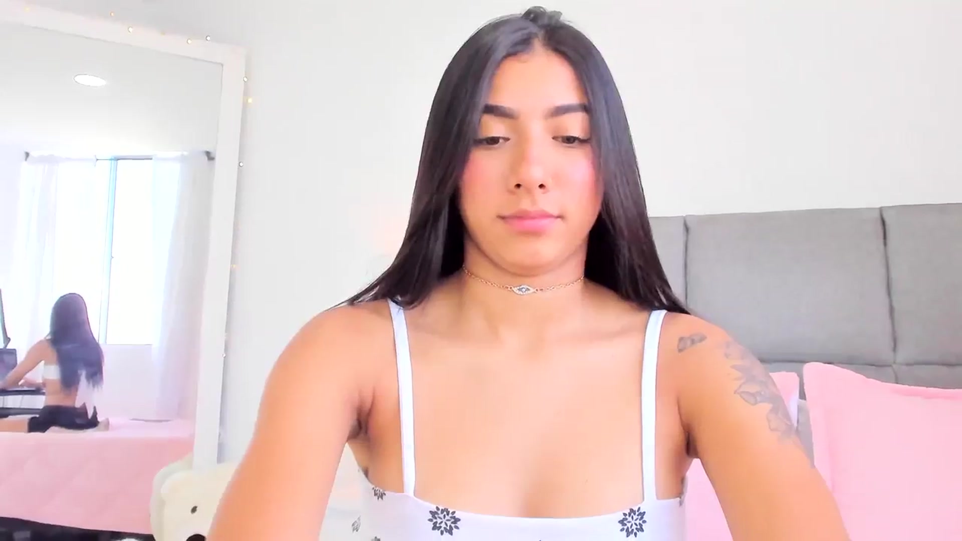 Gallery image thumbnail from Danna___'s myfreecams stream on, 08/05/2023, 15:53 image 12 of 20