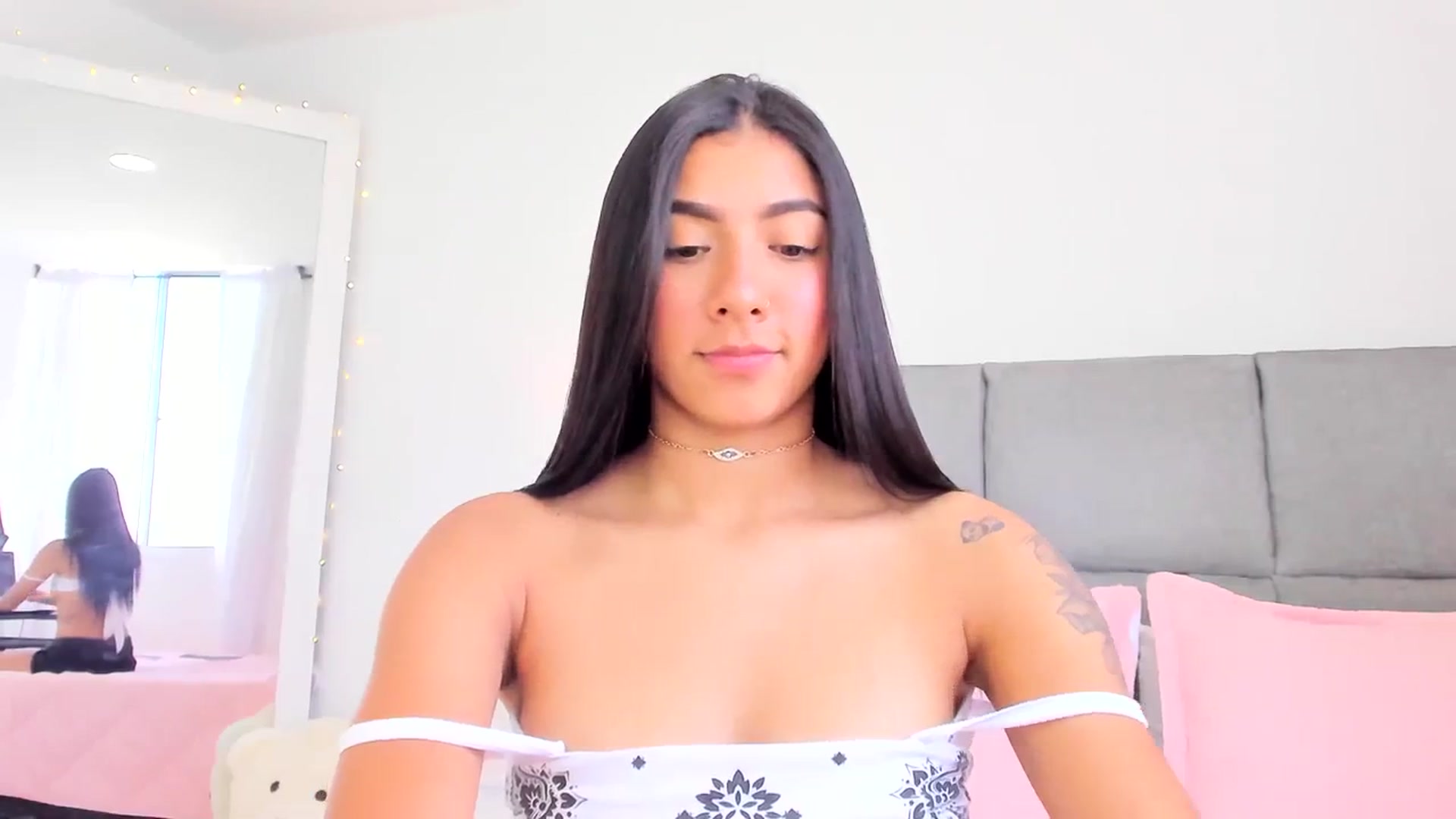 Gallery image thumbnail from Danna___'s myfreecams stream on, 08/05/2023, 15:53 image 5 of 20