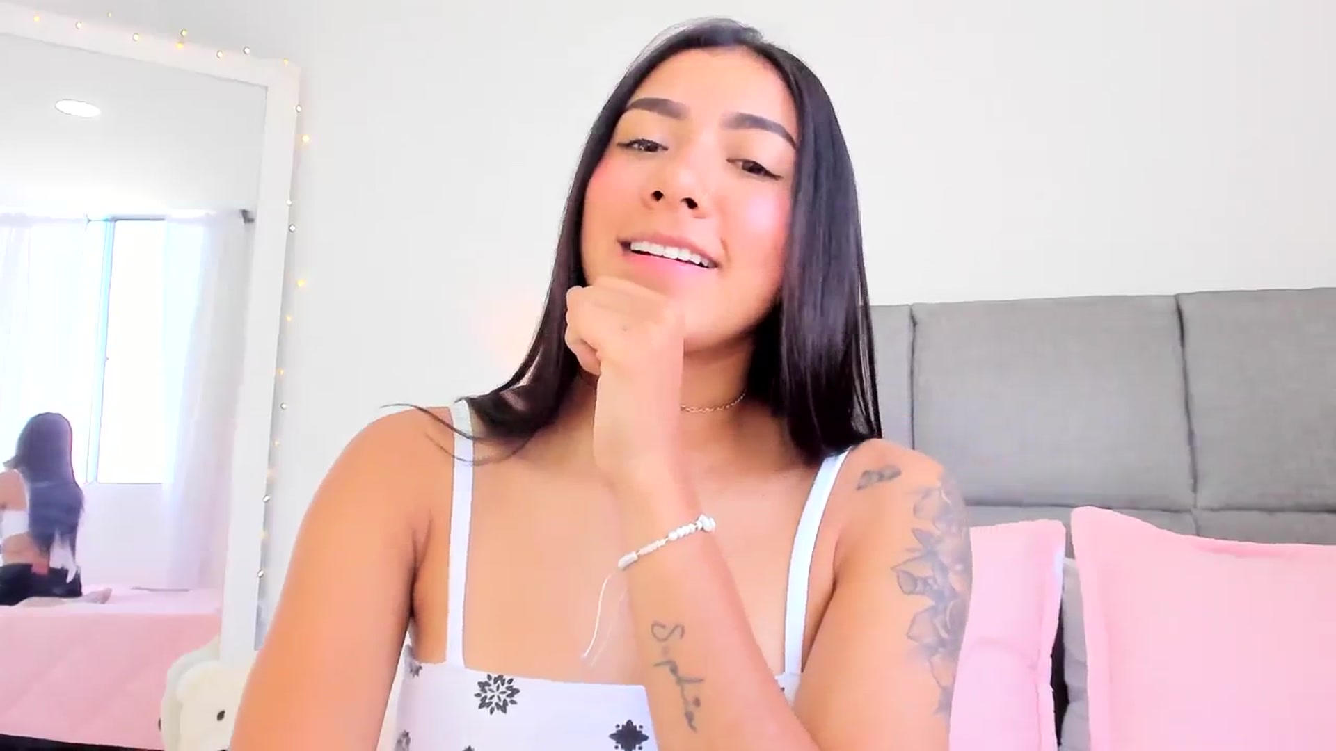 Gallery image thumbnail from Danna___'s myfreecams stream on, 08/05/2023, 15:53 image 19 of 20