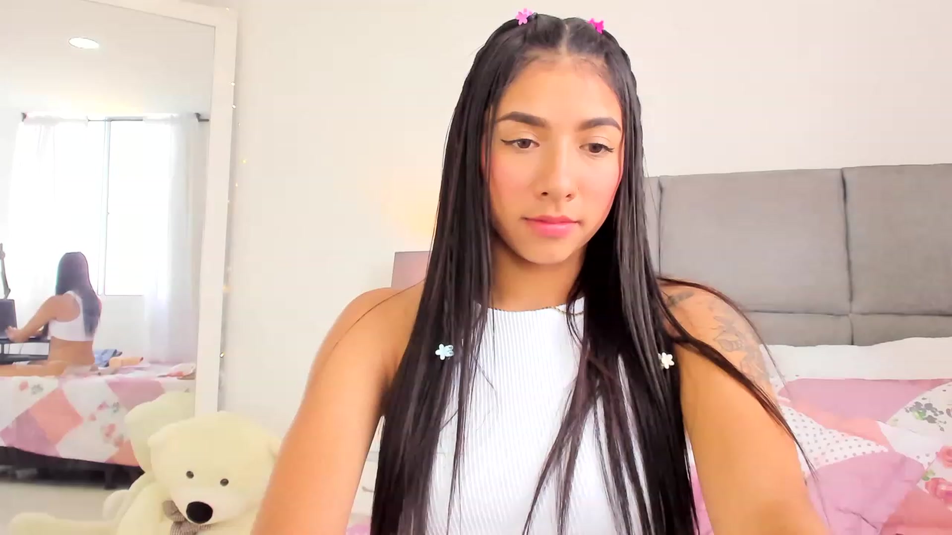 Gallery image thumbnail from Danna___'s myfreecams stream on, 08/08/2023, 17:29 image 17 of 20