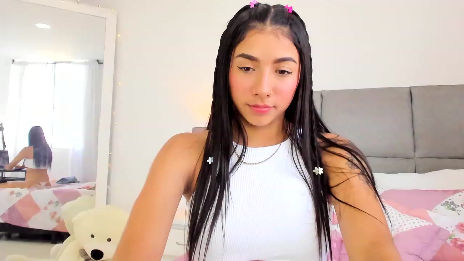 Gallery image thumbnail from Danna___'s myfreecams stream on, 08/08/2023, 17:29 image 3 of 20
