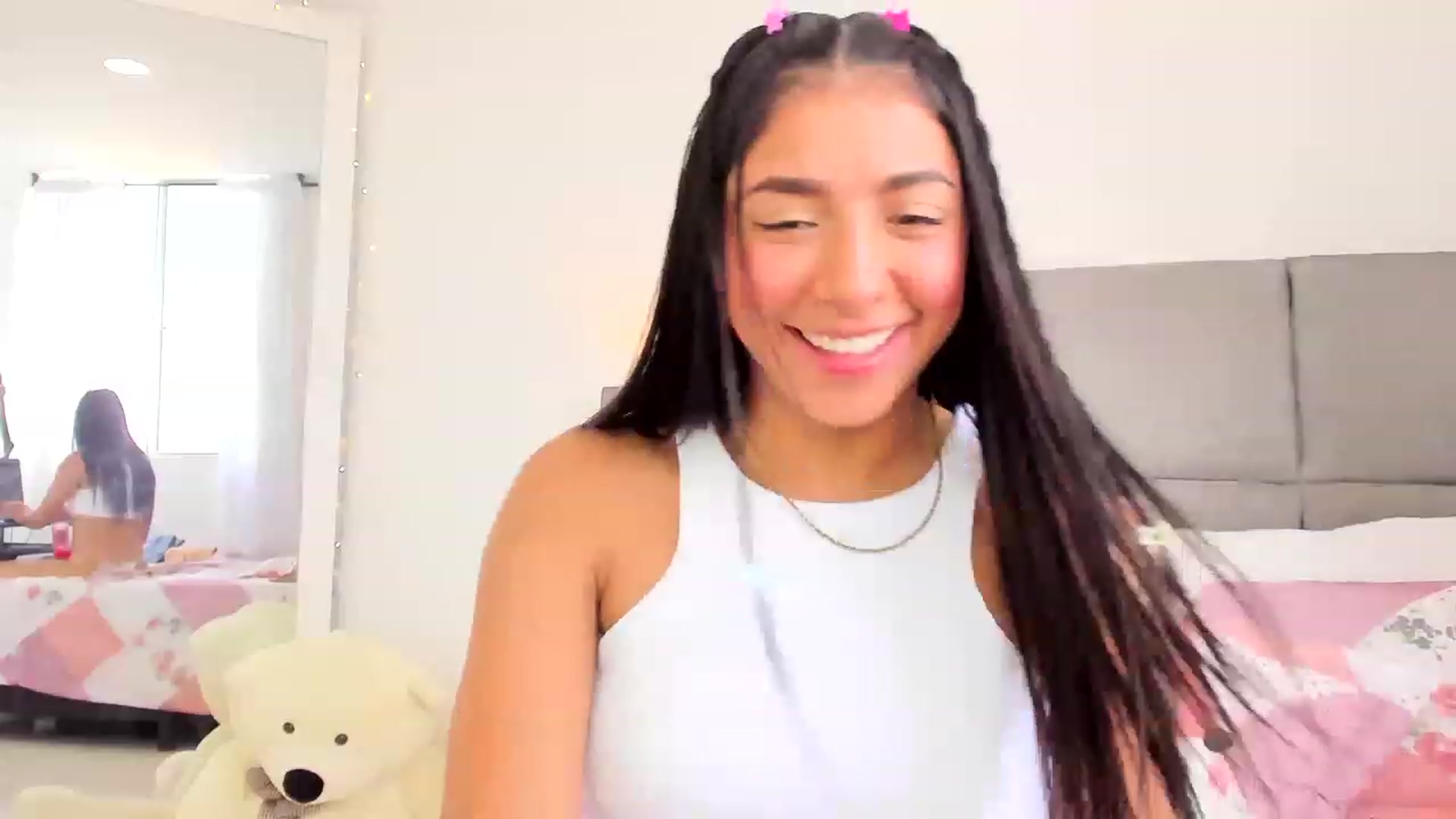 Gallery image thumbnail from Danna___'s myfreecams stream on, 08/08/2023, 17:29 image 15 of 20