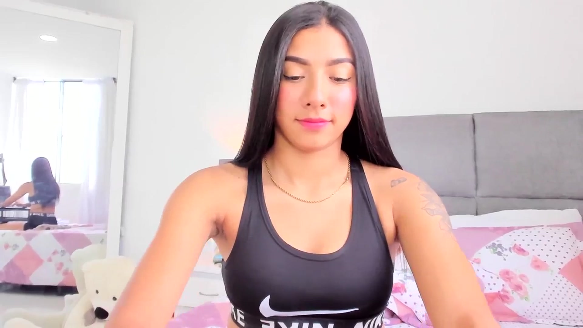 Gallery image thumbnail from Danna___'s myfreecams stream on, 08/11/2023, 17:34 image 5 of 20