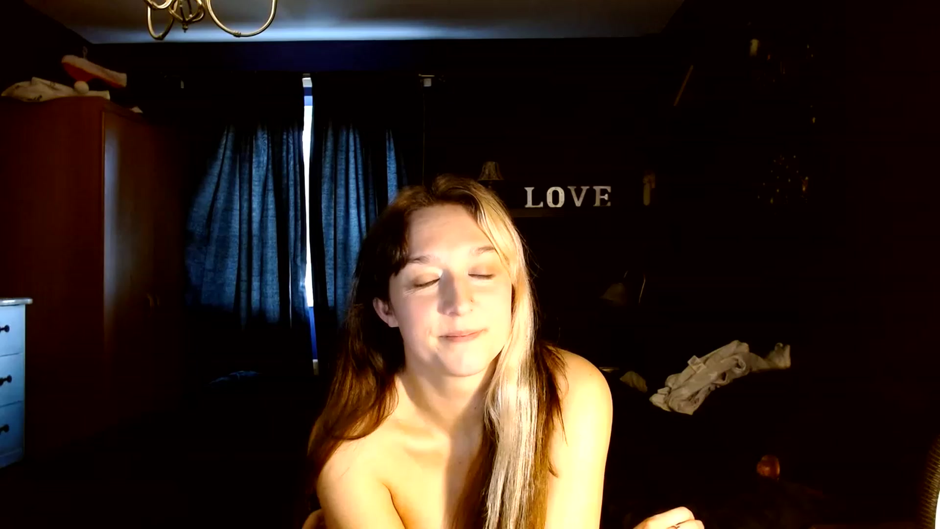 Gallery image thumbnail from DanniEvans's myfreecams stream on, 01/16/2023, 13:42 image 13 of 20