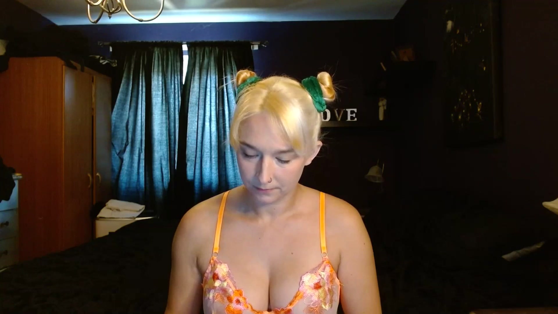 Gallery image thumbnail from DanniEvans's myfreecams stream on, 07/17/2023, 11:28 image 11 of 20