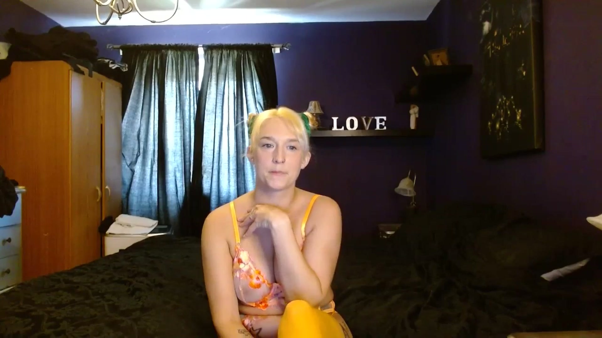 Gallery image thumbnail from DanniEvans's myfreecams stream on, 07/17/2023, 11:28 image 4 of 20