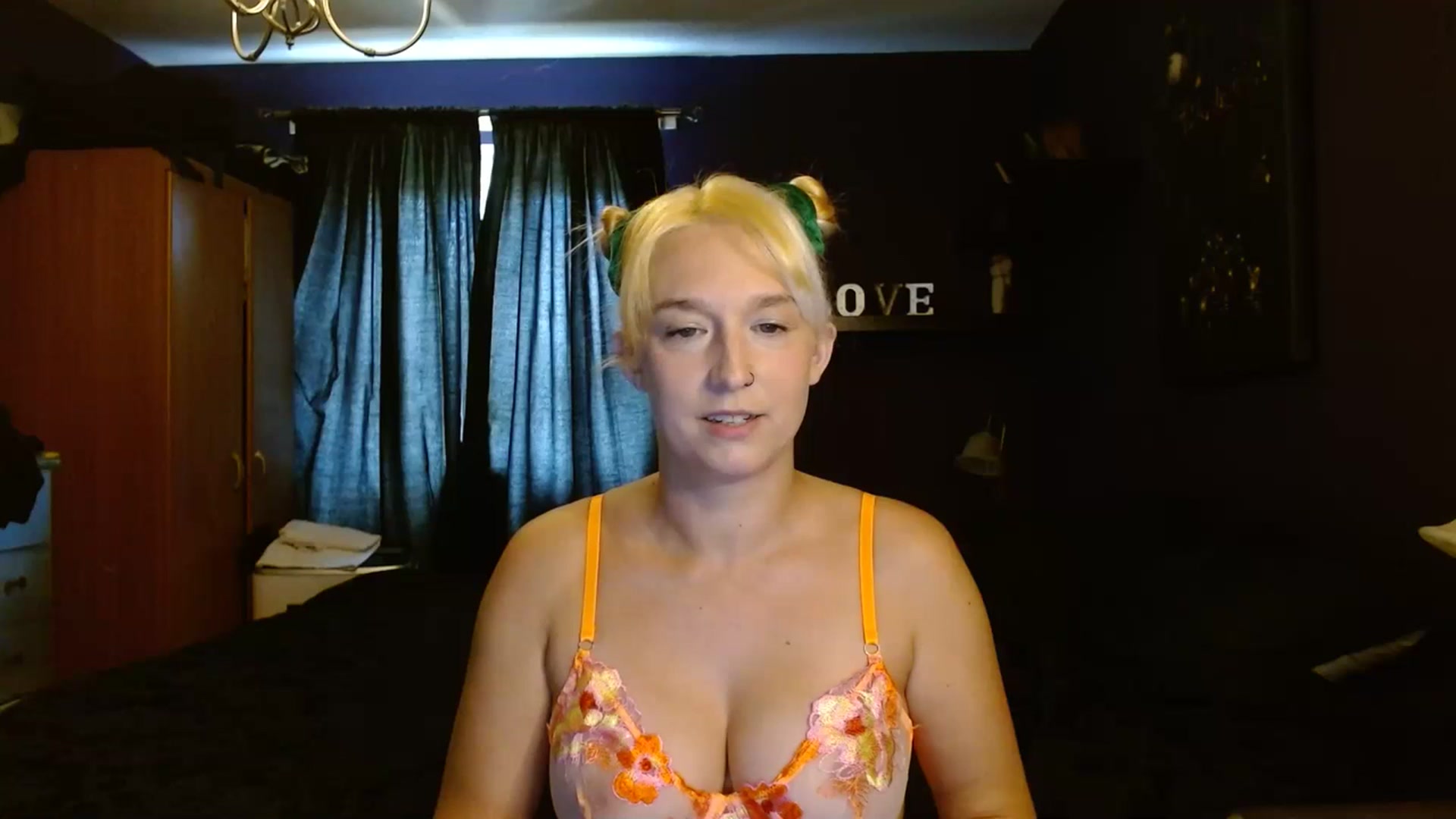 Gallery image thumbnail from DanniEvans's myfreecams stream on, 07/17/2023, 11:28 image 1 of 20