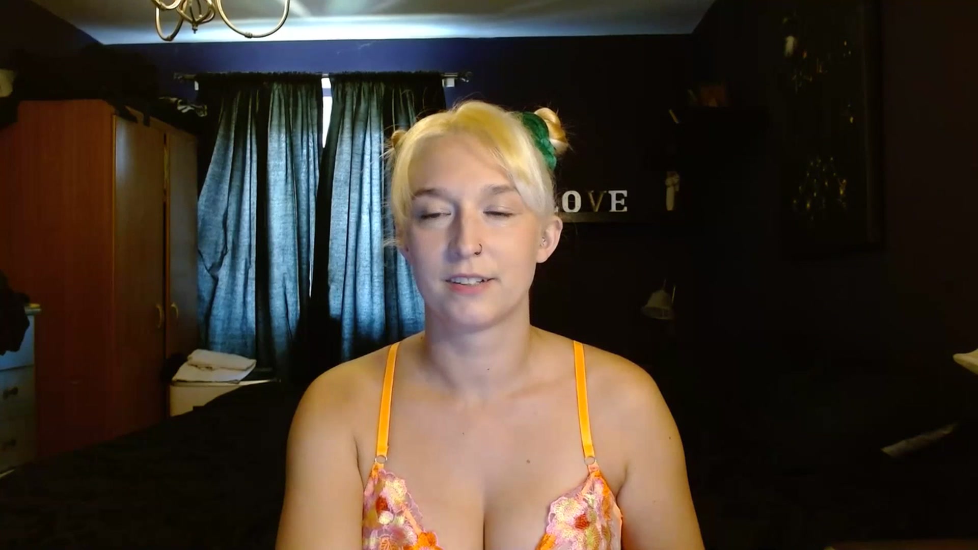 Gallery image thumbnail from DanniEvans's myfreecams stream on, 07/17/2023, 11:28 image 6 of 20
