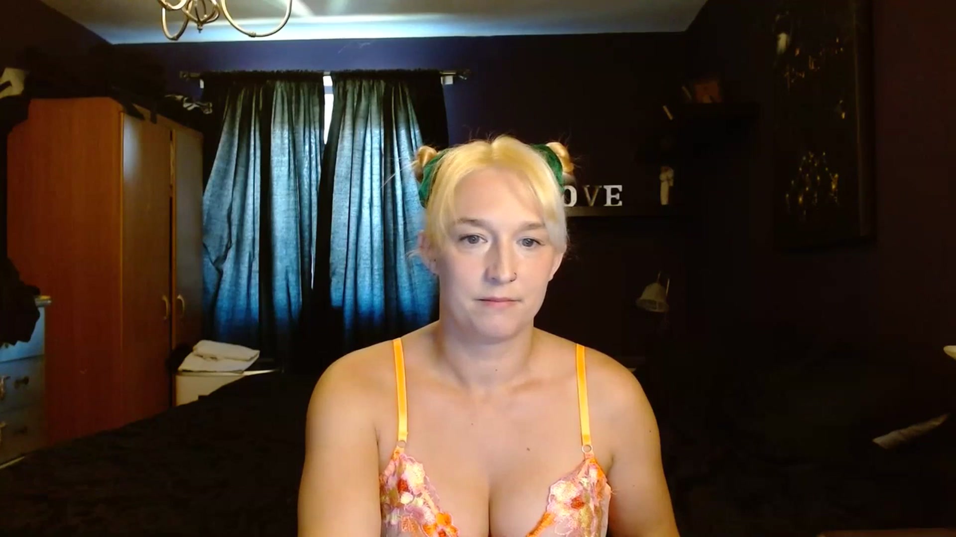 Gallery image thumbnail from DanniEvans's myfreecams stream on, 07/17/2023, 12:40 image 7 of 20