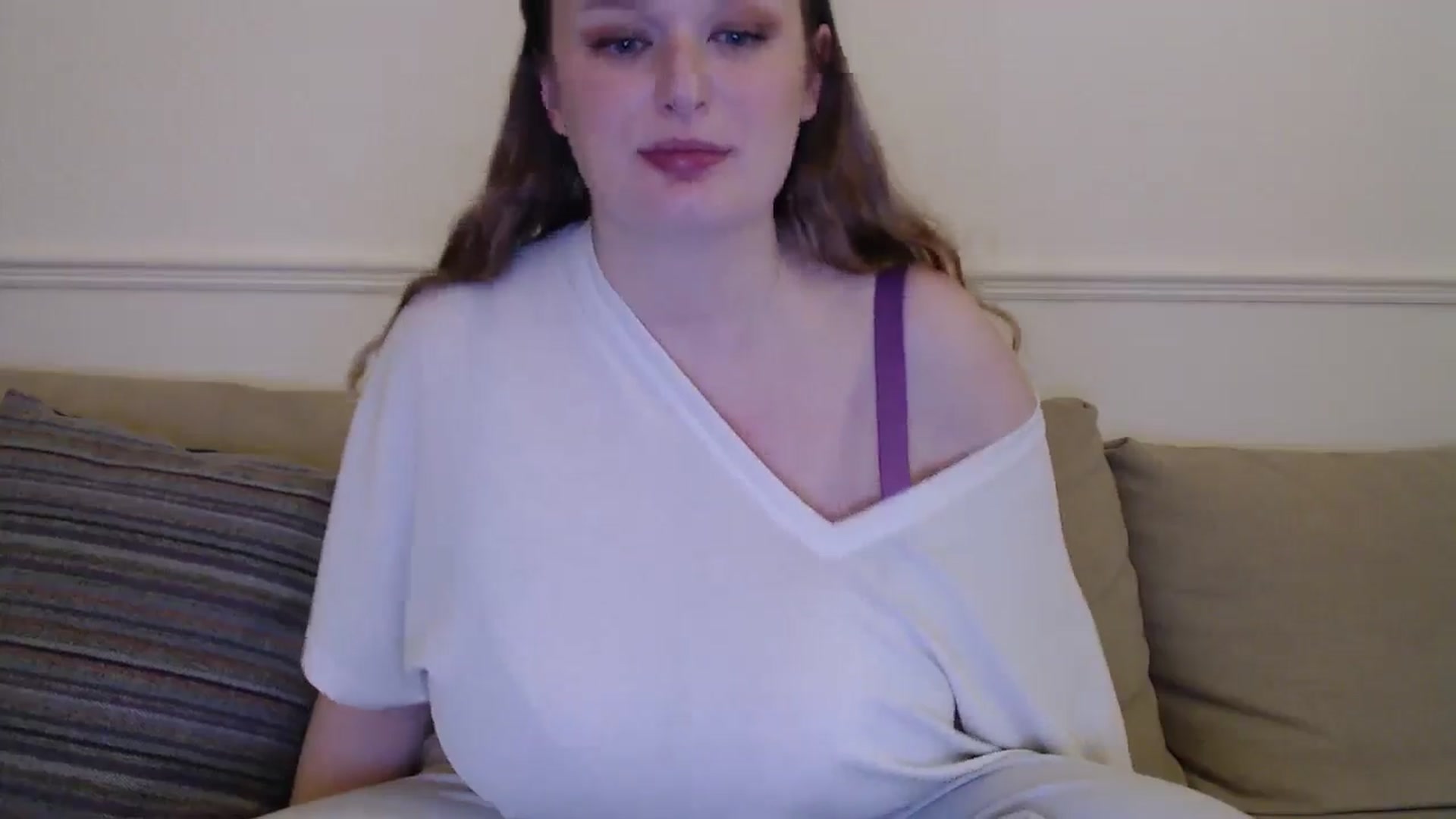 Gallery image thumbnail from DarcyJames's myfreecams stream on, 03/29/2026, 19:01 image 17 of 20