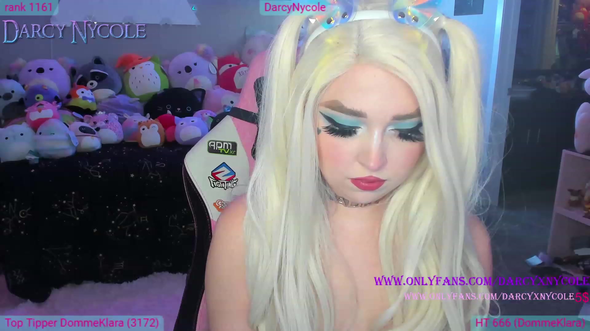 Gallery image thumbnail from DarcyNycole's myfreecams stream on, 12/03/2022, 12:09 image 8 of 20