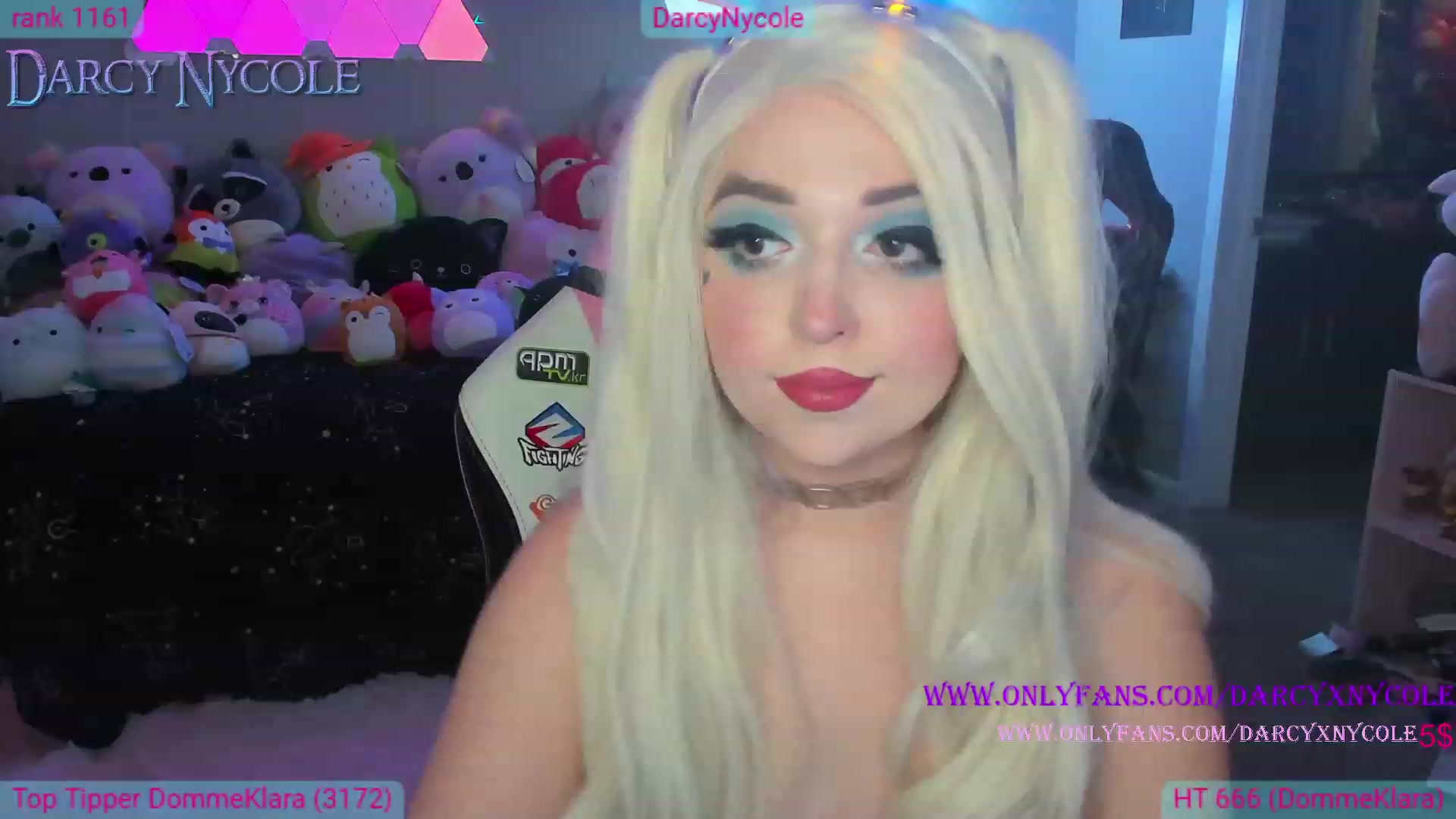 Gallery image thumbnail from DarcyNycole's myfreecams stream on, 12/03/2022, 12:09 image 7 of 20