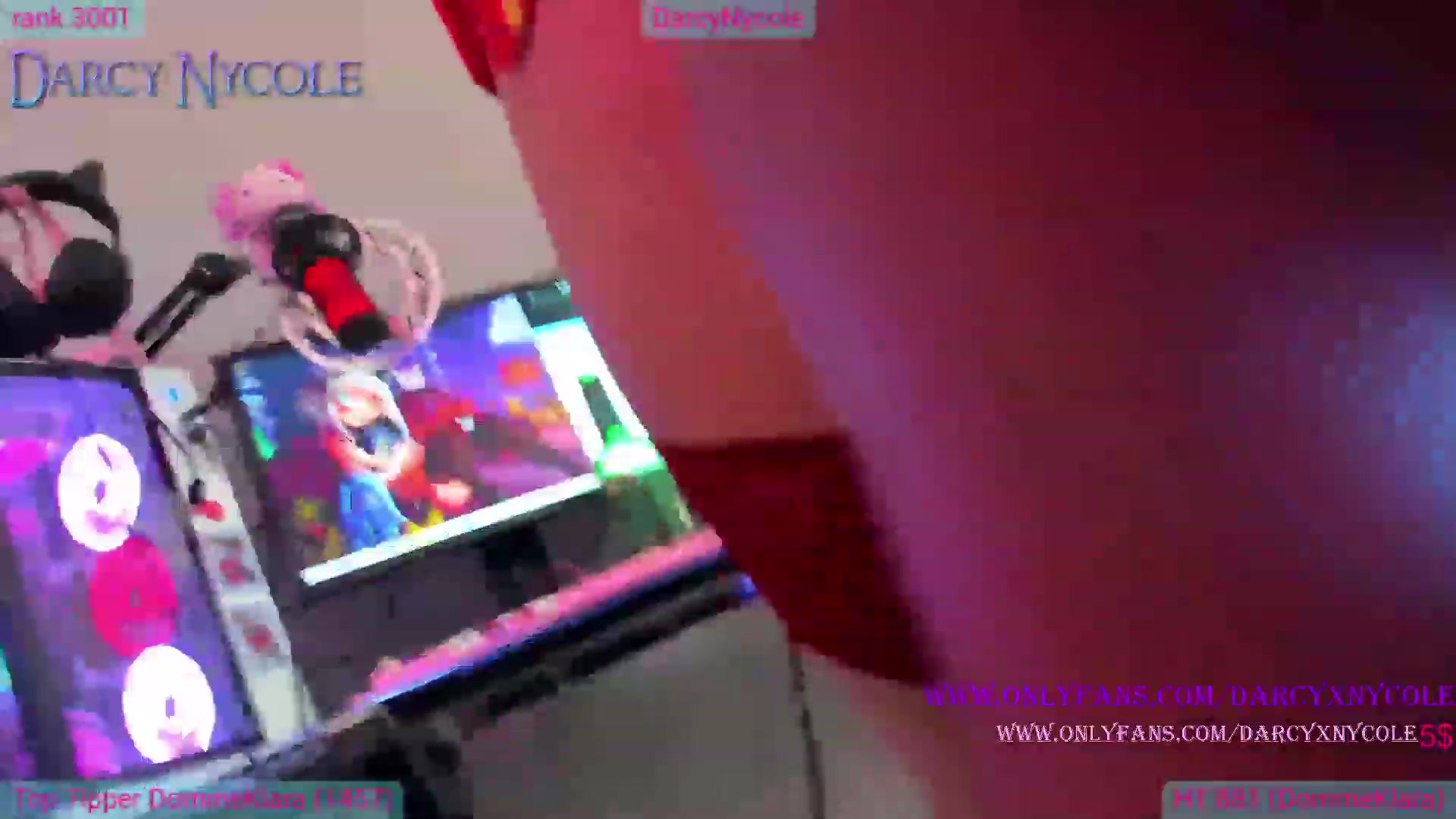 Gallery image thumbnail from DarcyNycole's myfreecams stream on, 12/22/2022, 15:36 image 16 of 20