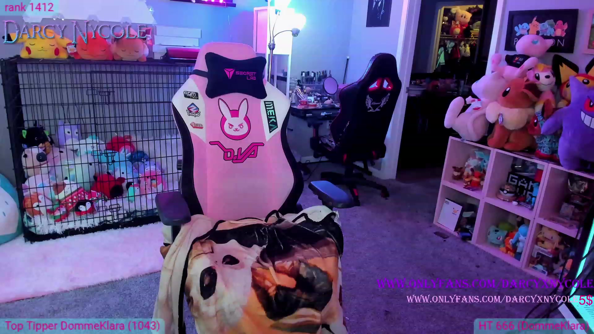 Gallery image thumbnail from DarcyNycole's myfreecams stream on, 01/21/2023, 22:20 image 18 of 20