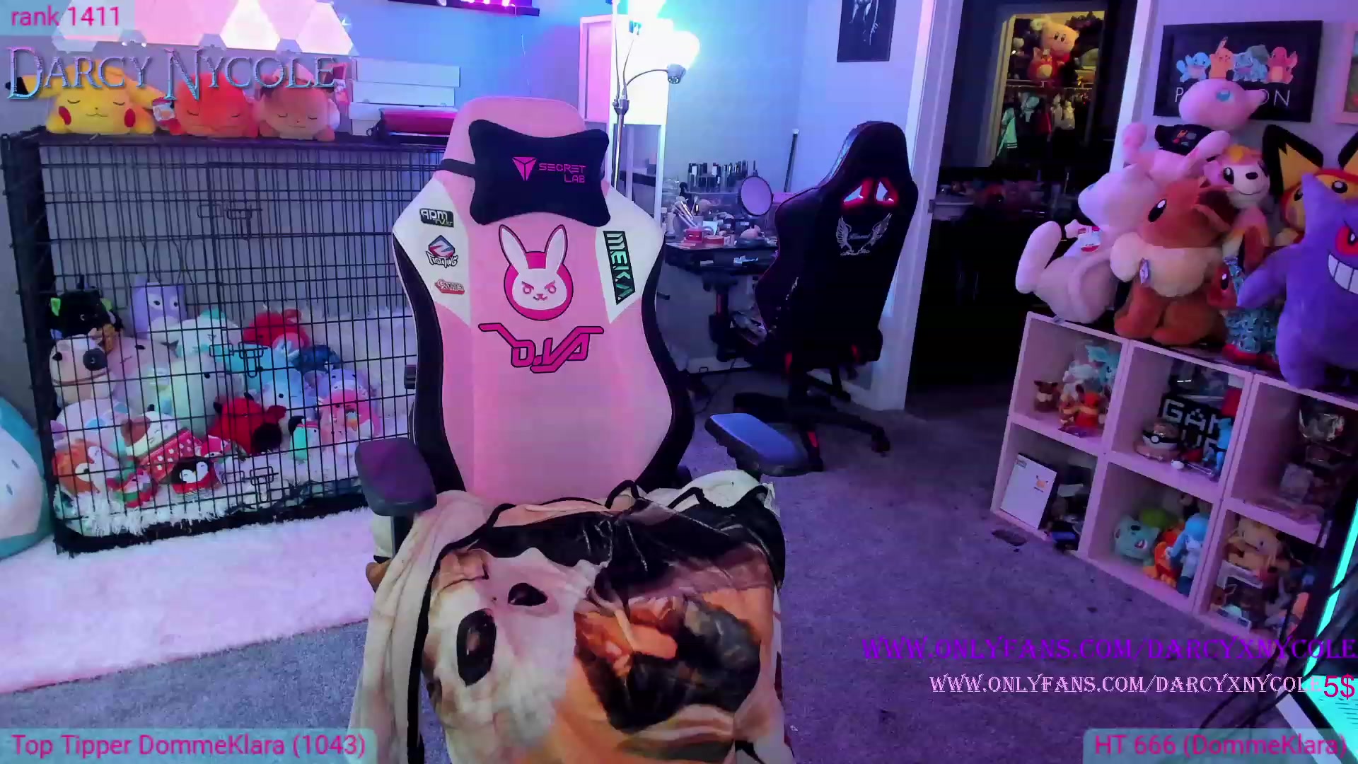 Gallery image thumbnail from DarcyNycole's myfreecams stream on, 01/21/2023, 22:20 image 16 of 20