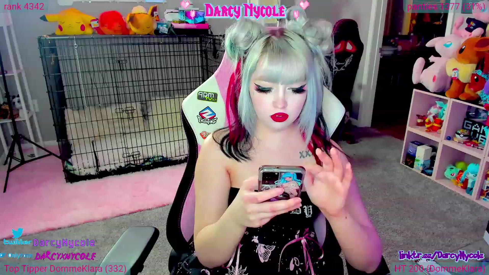 Gallery image thumbnail from DarcyNycole's myfreecams stream on, 04/28/2023, 08:38 image 10 of 20