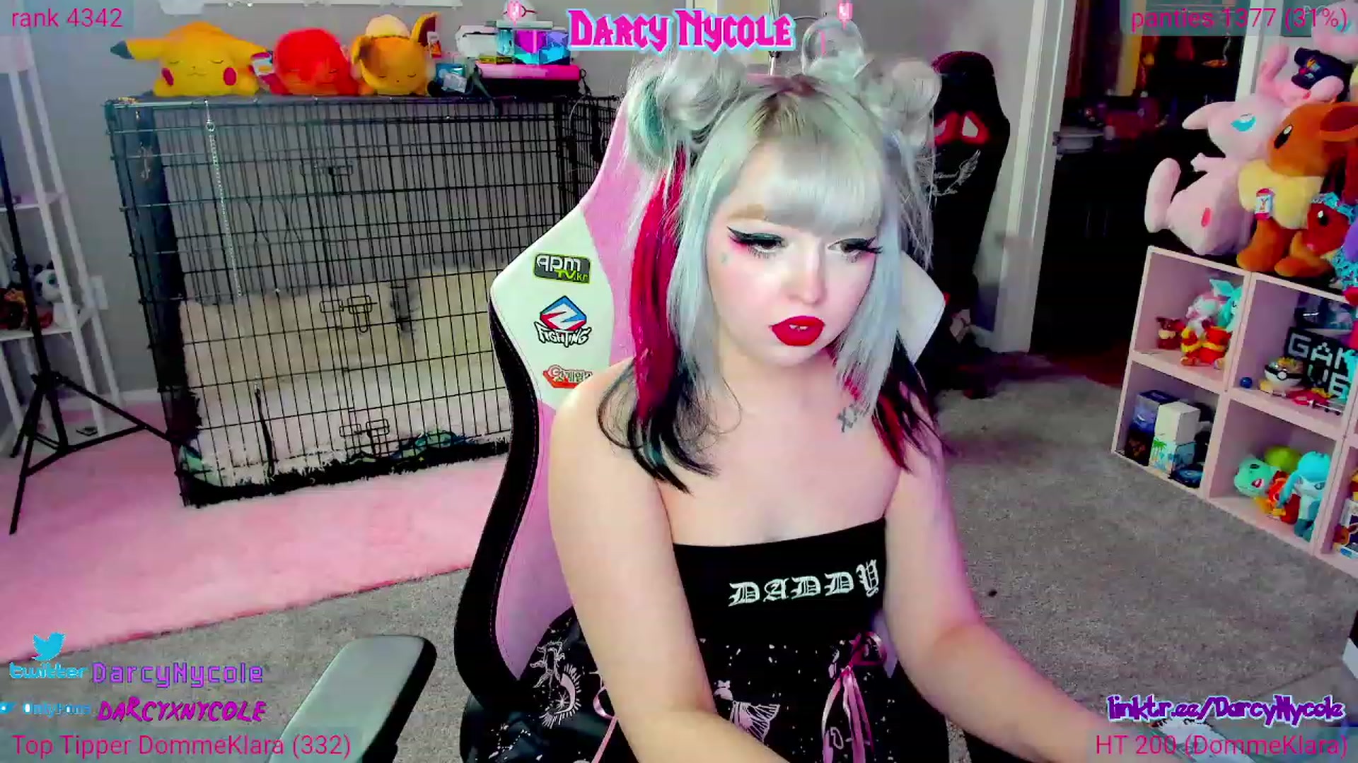 Gallery image thumbnail from DarcyNycole's myfreecams stream on, 04/28/2023, 08:38 image 9 of 20