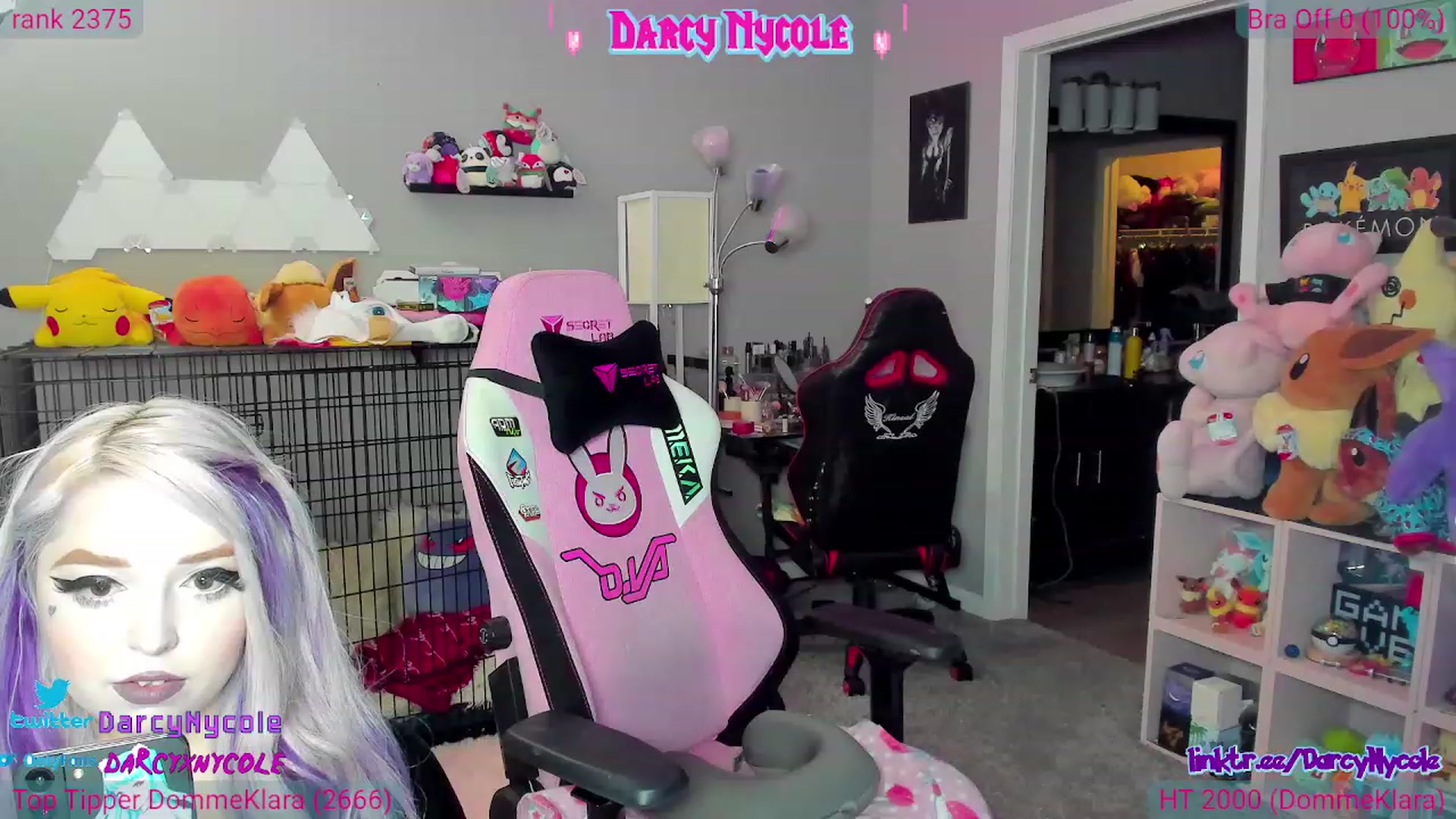 Gallery image thumbnail from DarcyNycole's myfreecams stream on, 06/22/2023, 08:21 image 7 of 20