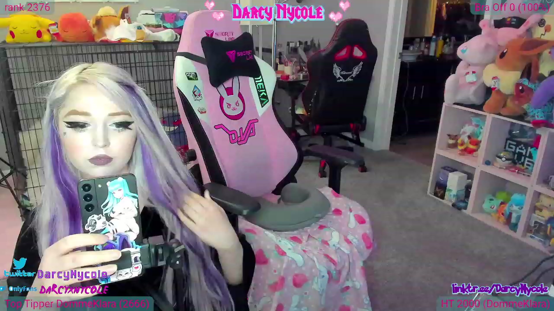 Gallery image thumbnail from DarcyNycole's myfreecams stream on, 06/22/2023, 08:21 image 3 of 20