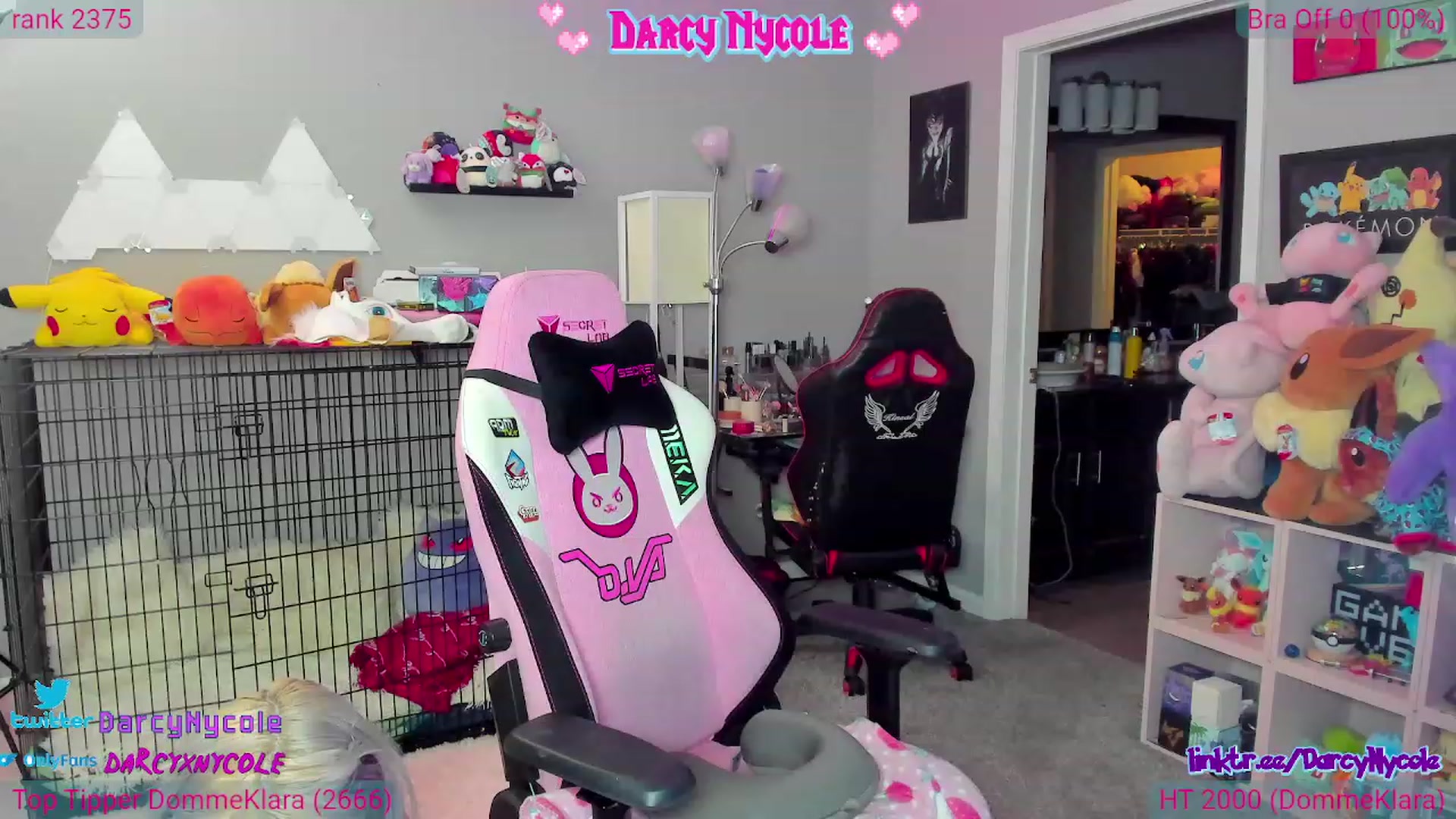 Gallery image thumbnail from DarcyNycole's myfreecams stream on, 06/22/2023, 08:21 image 15 of 20