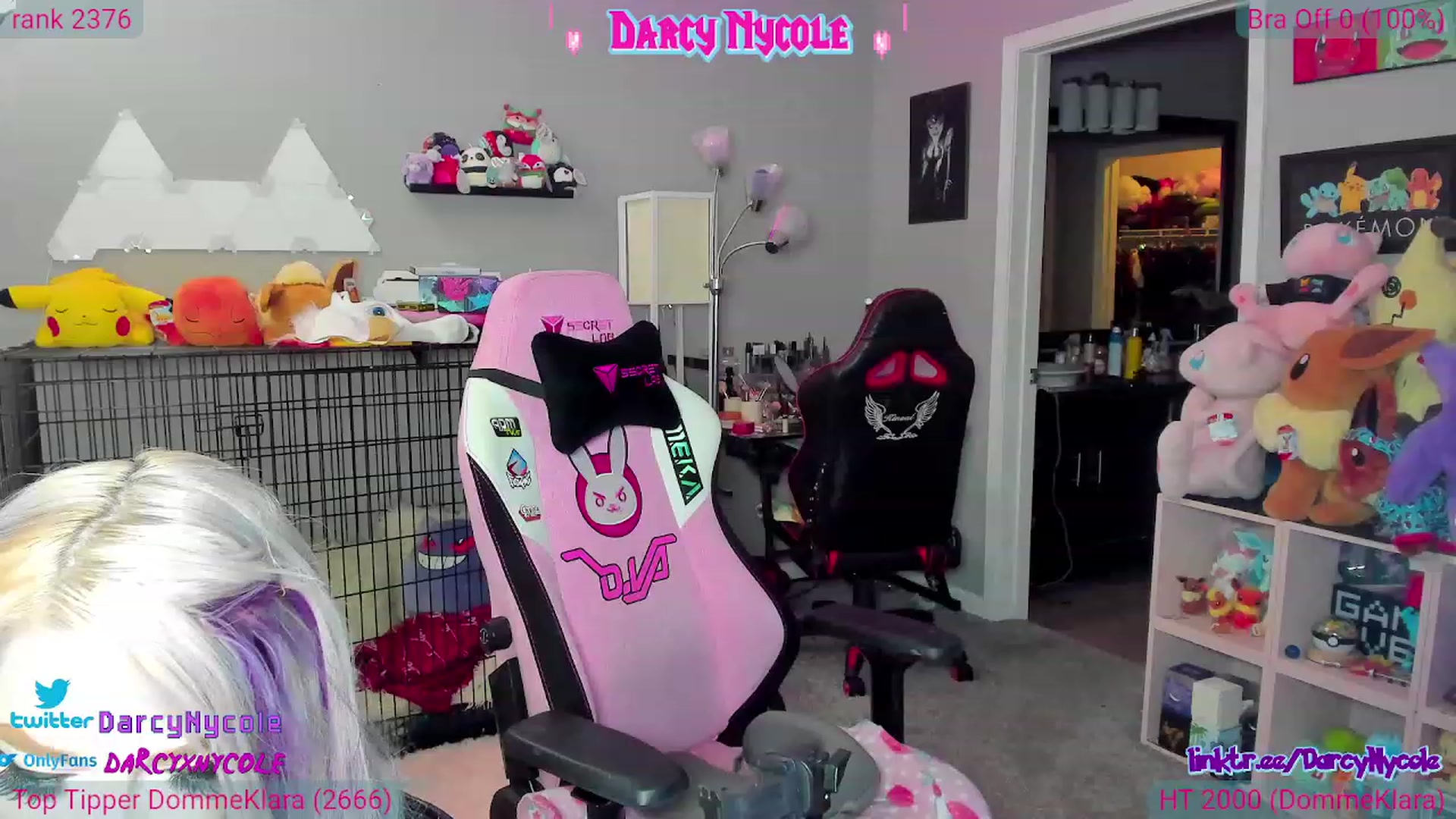 Gallery image thumbnail from DarcyNycole's myfreecams stream on, 06/22/2023, 08:21 image 4 of 20