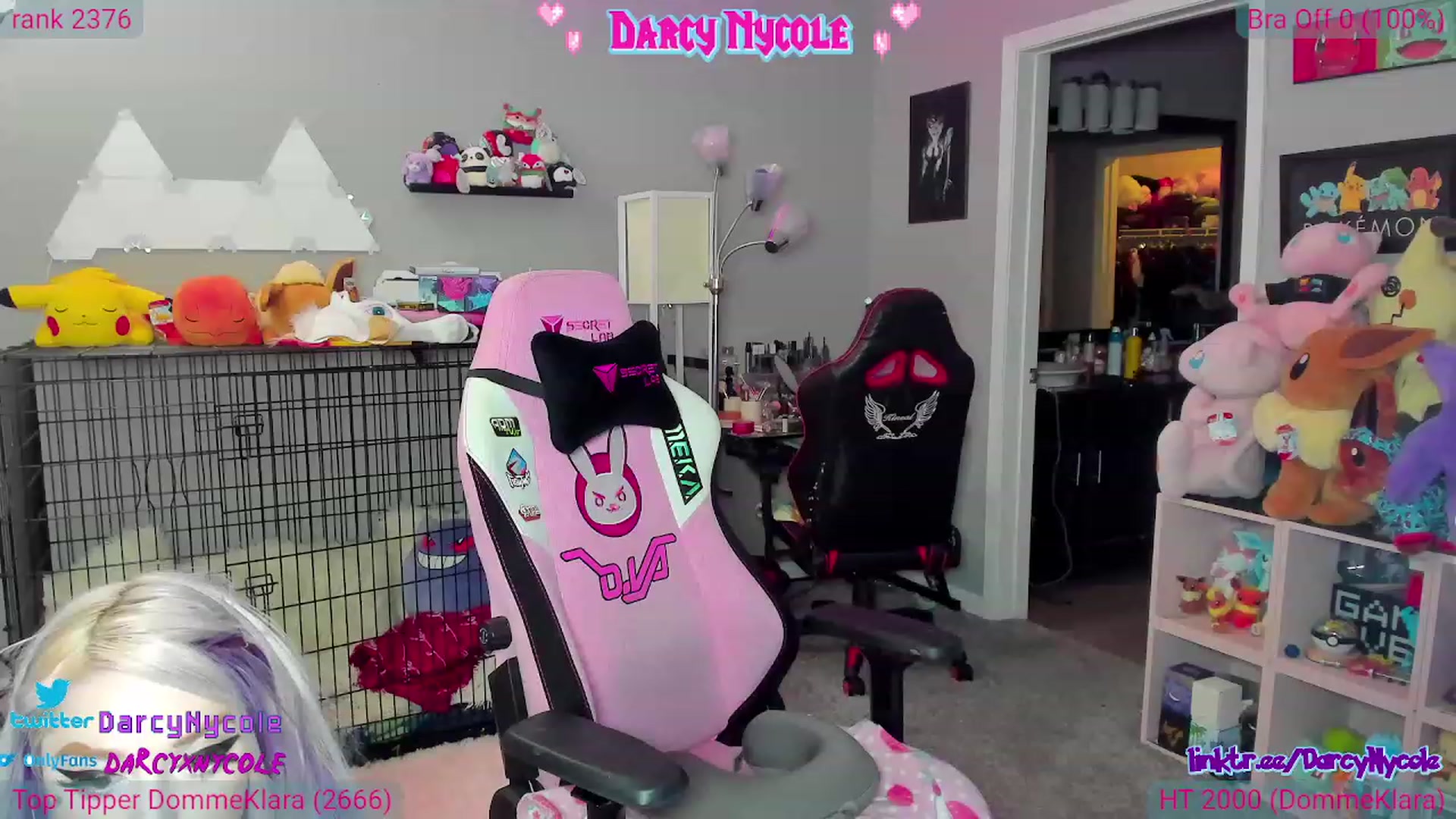 Gallery image thumbnail from DarcyNycole's myfreecams stream on, 06/22/2023, 08:21 image 8 of 20