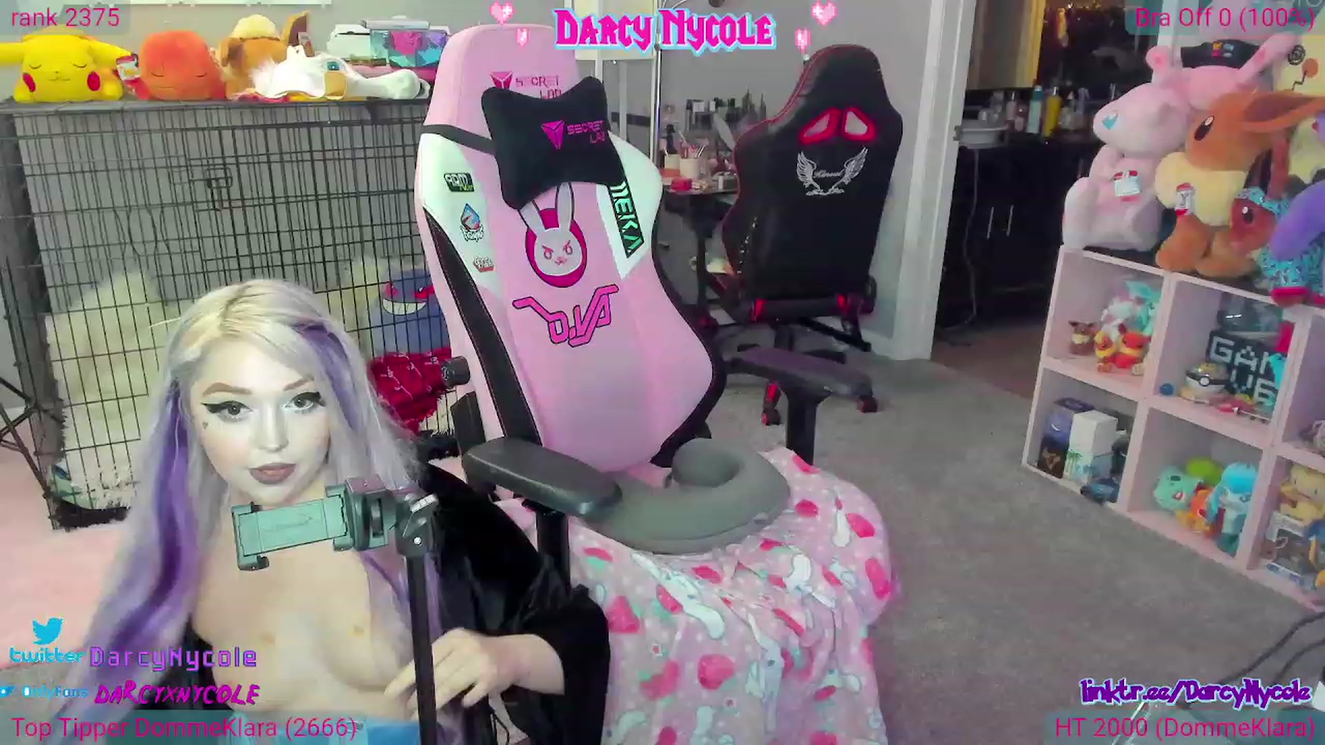 Gallery image thumbnail from DarcyNycole's myfreecams stream on, 06/22/2023, 08:21 image 2 of 20