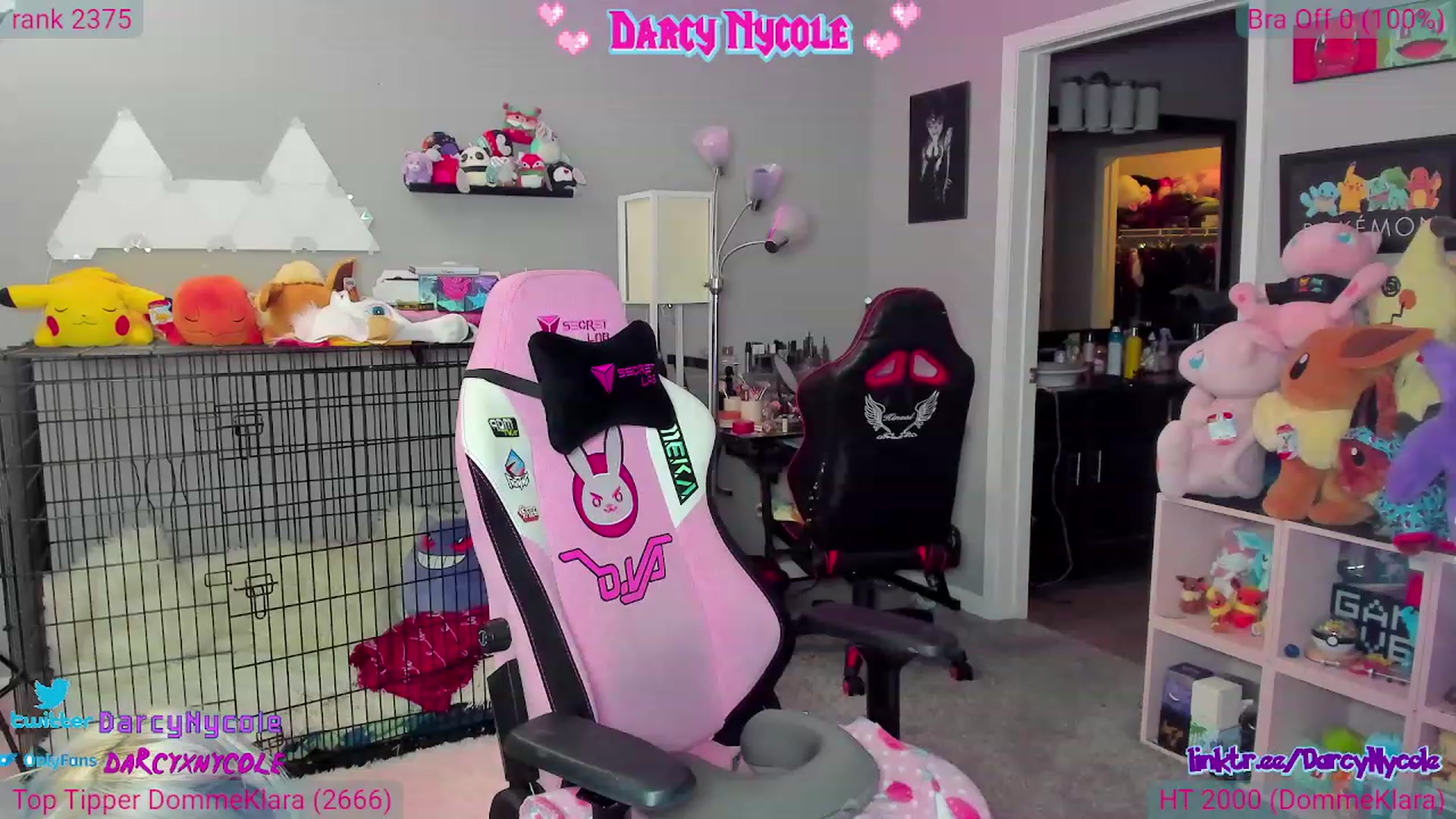 Gallery image thumbnail from DarcyNycole's myfreecams stream on, 06/22/2023, 08:21 image 18 of 20