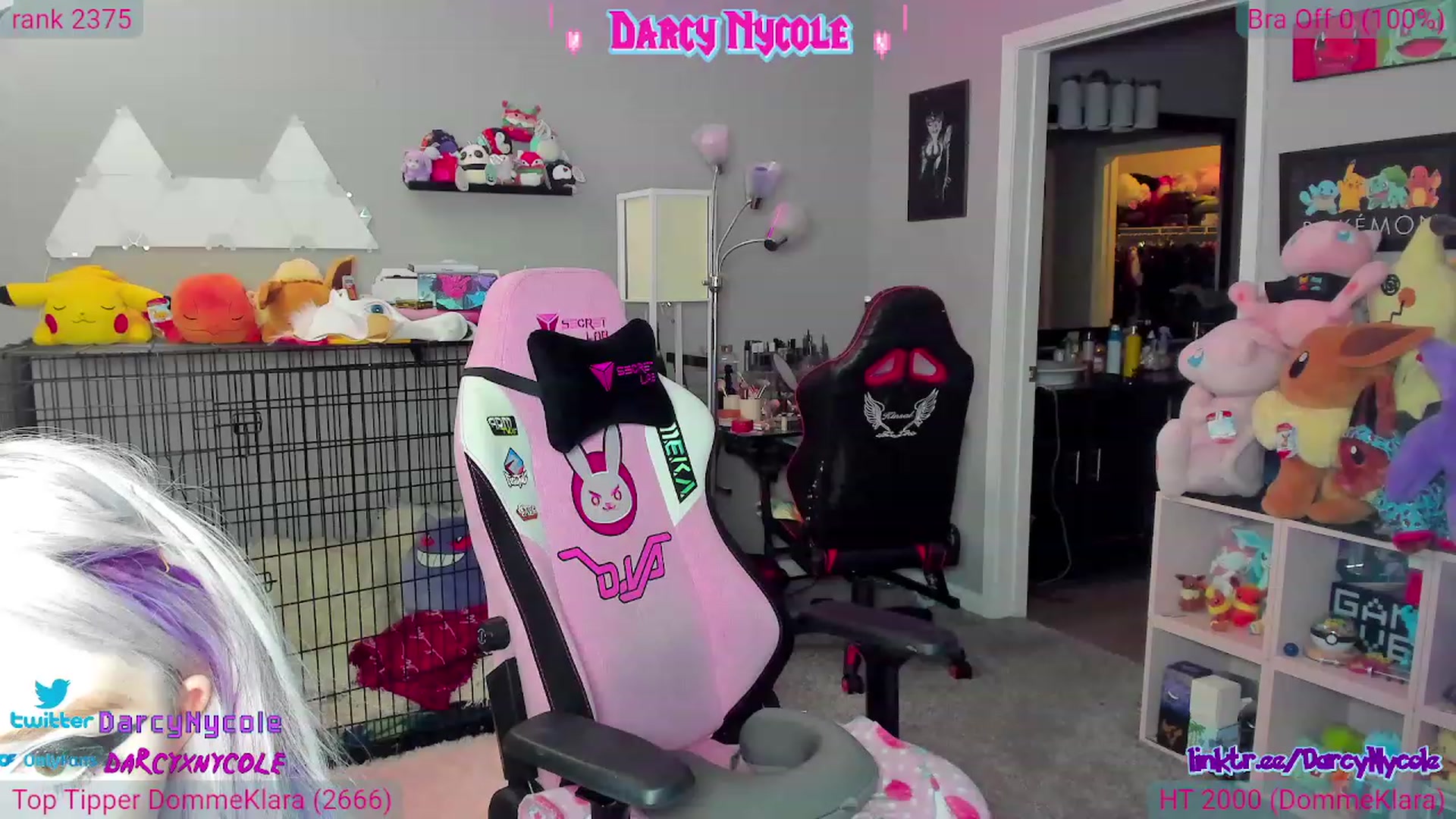 Gallery image thumbnail from DarcyNycole's myfreecams stream on, 06/22/2023, 08:21 image 19 of 20