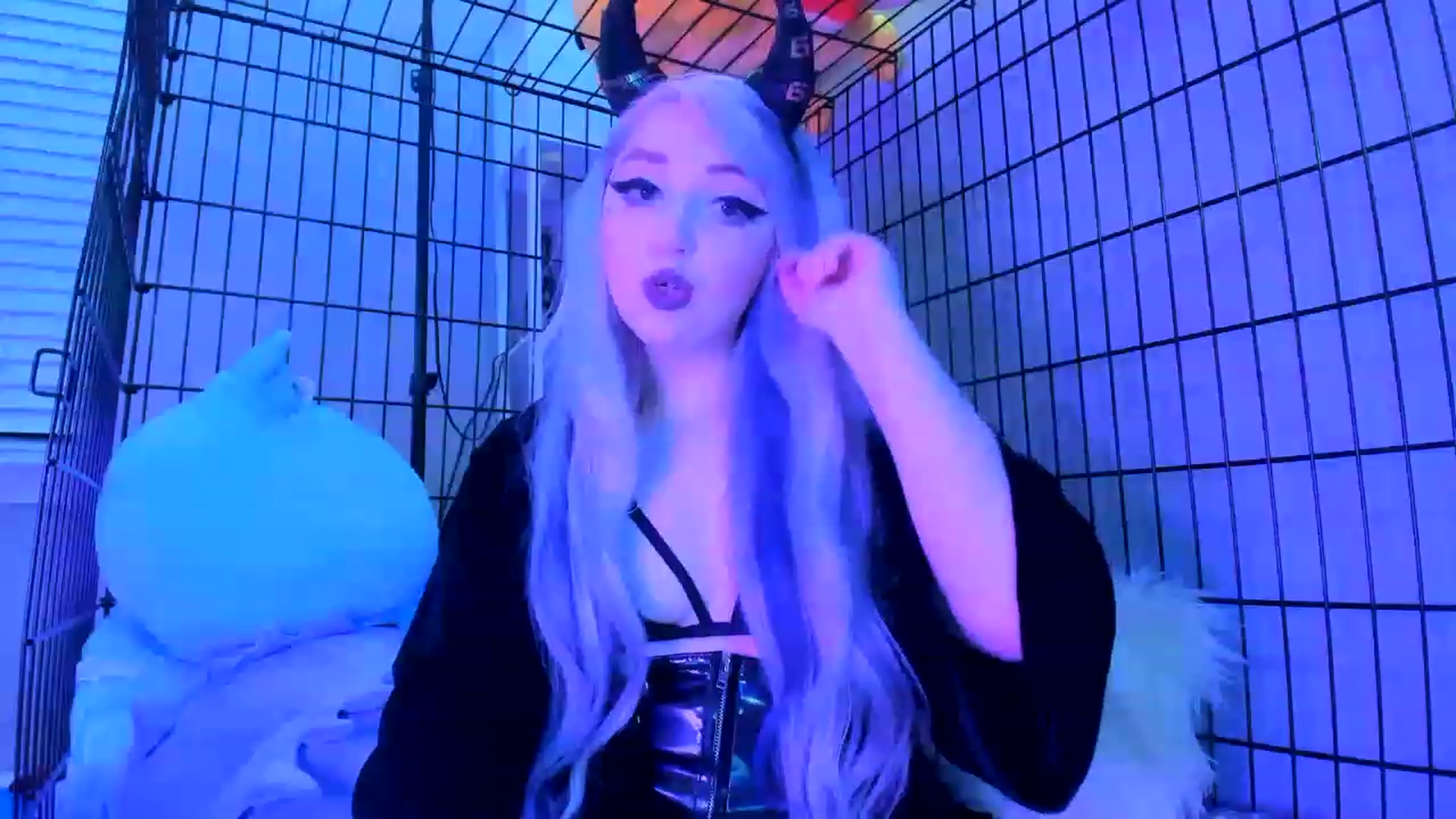 Gallery image thumbnail from DarcyNycole's myfreecams stream on, 06/23/2023, 07:28 image 17 of 20