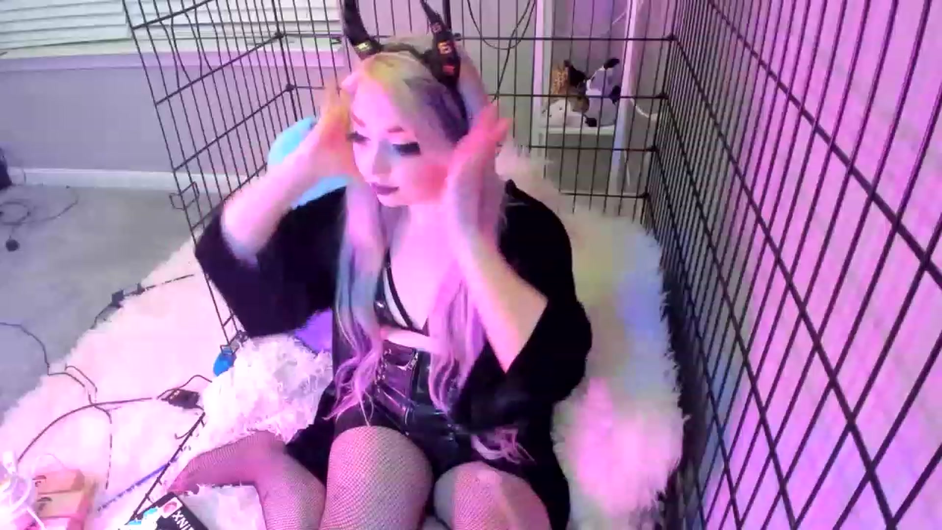 Gallery image thumbnail from DarcyNycole's myfreecams stream on, 06/23/2023, 07:28 image 13 of 20