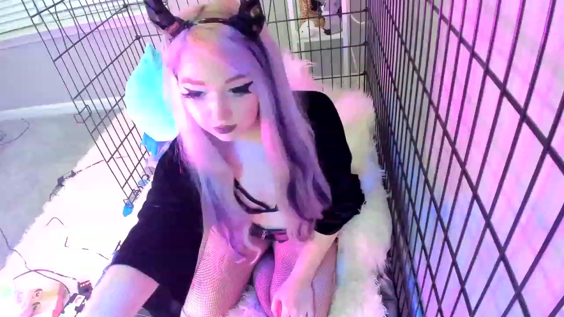 Gallery image thumbnail from DarcyNycole's myfreecams stream on, 06/23/2023, 07:28 image 2 of 20