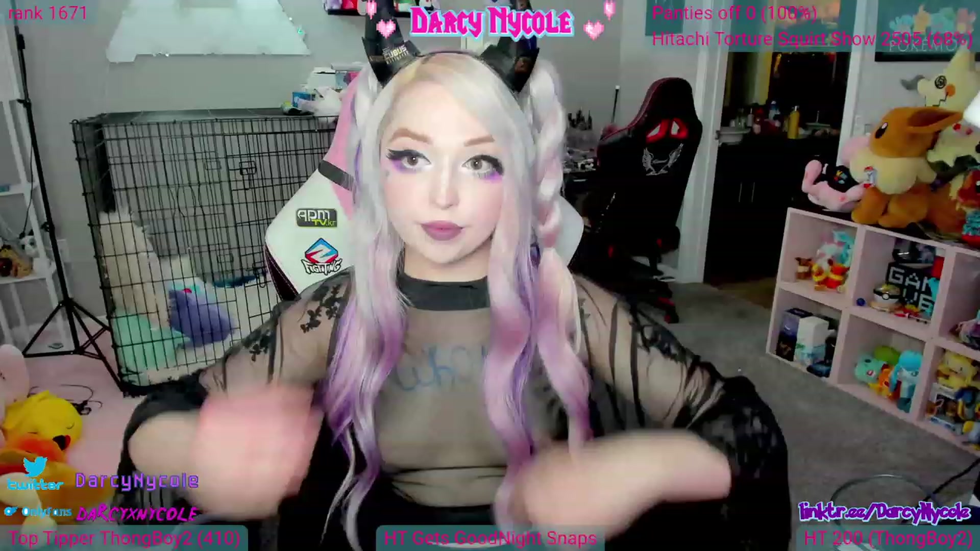 Gallery image thumbnail from DarcyNycole's myfreecams stream on, 06/25/2023, 08:53 image 12 of 20
