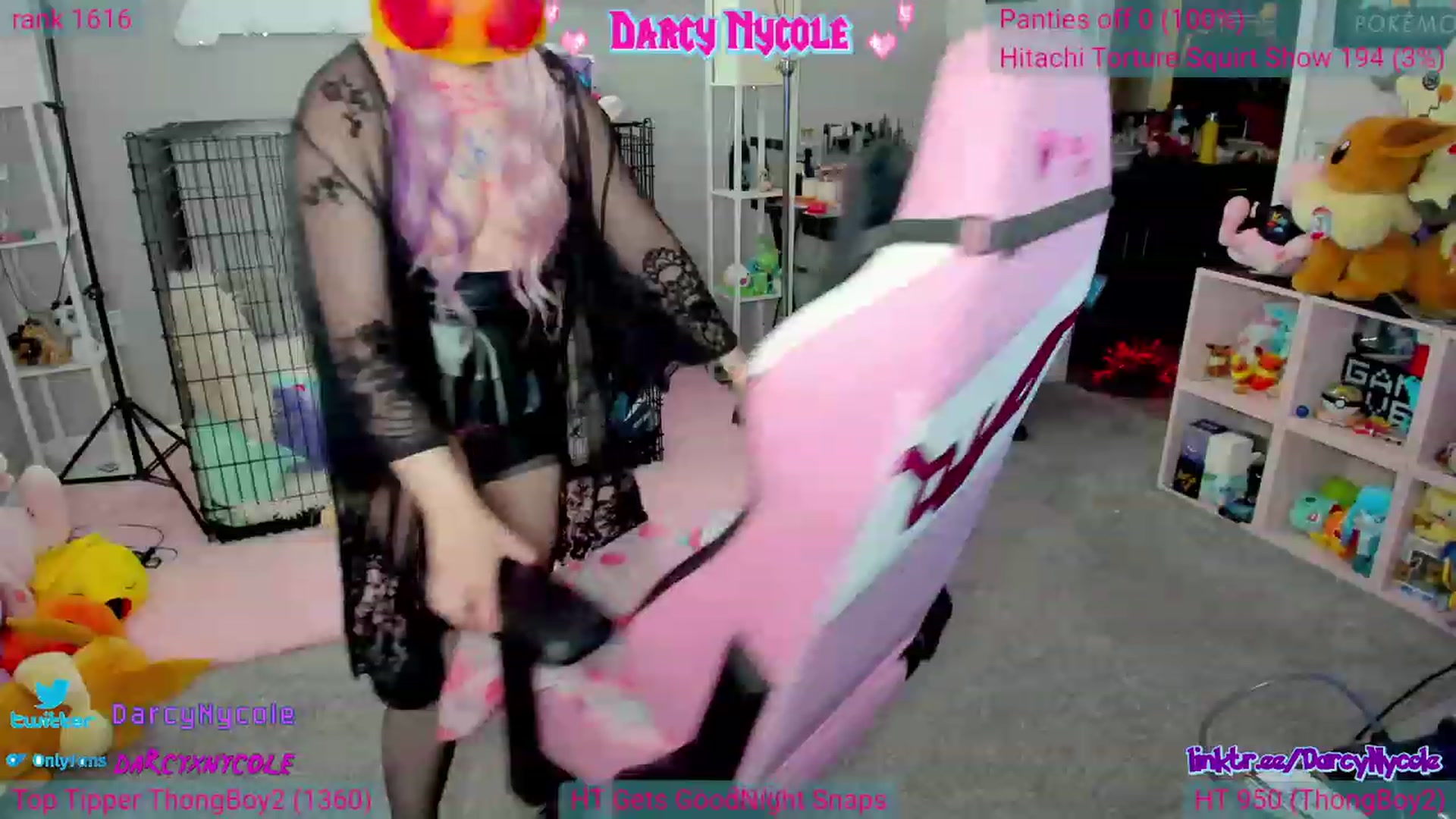 Gallery image thumbnail from DarcyNycole's myfreecams stream on, 06/25/2023, 08:53 image 19 of 20