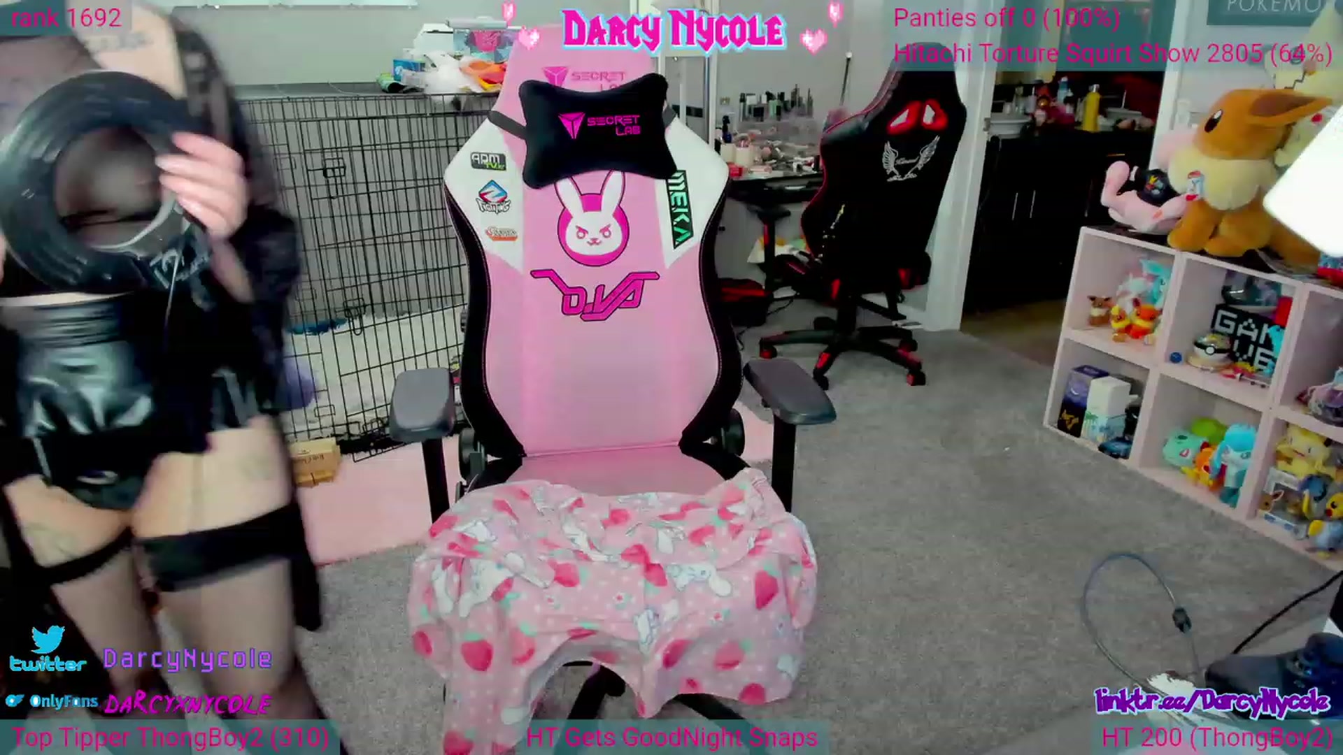 Gallery image thumbnail from DarcyNycole's myfreecams stream on, 06/25/2023, 08:53 image 8 of 20