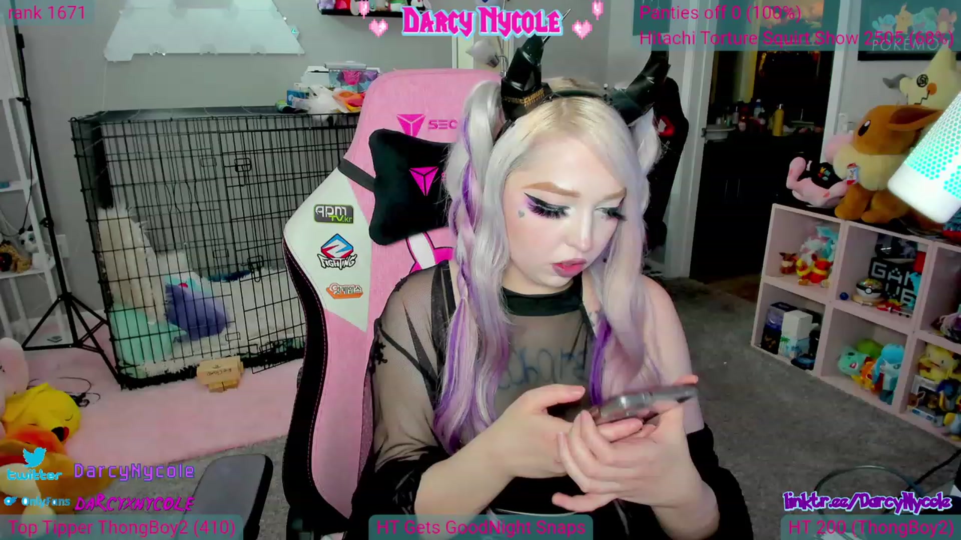 Gallery image thumbnail from DarcyNycole's myfreecams stream on, 06/25/2023, 08:53 image 10 of 20