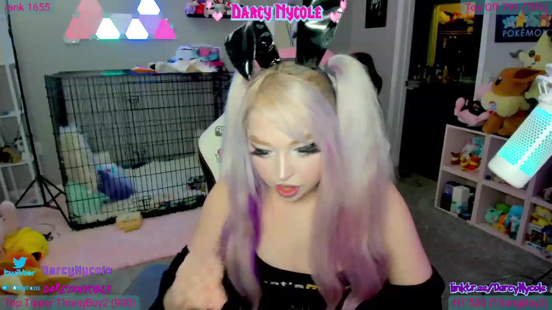 Gallery image thumbnail from DarcyNycole's myfreecams stream on, 06/27/2023, 07:45 image 19 of 20