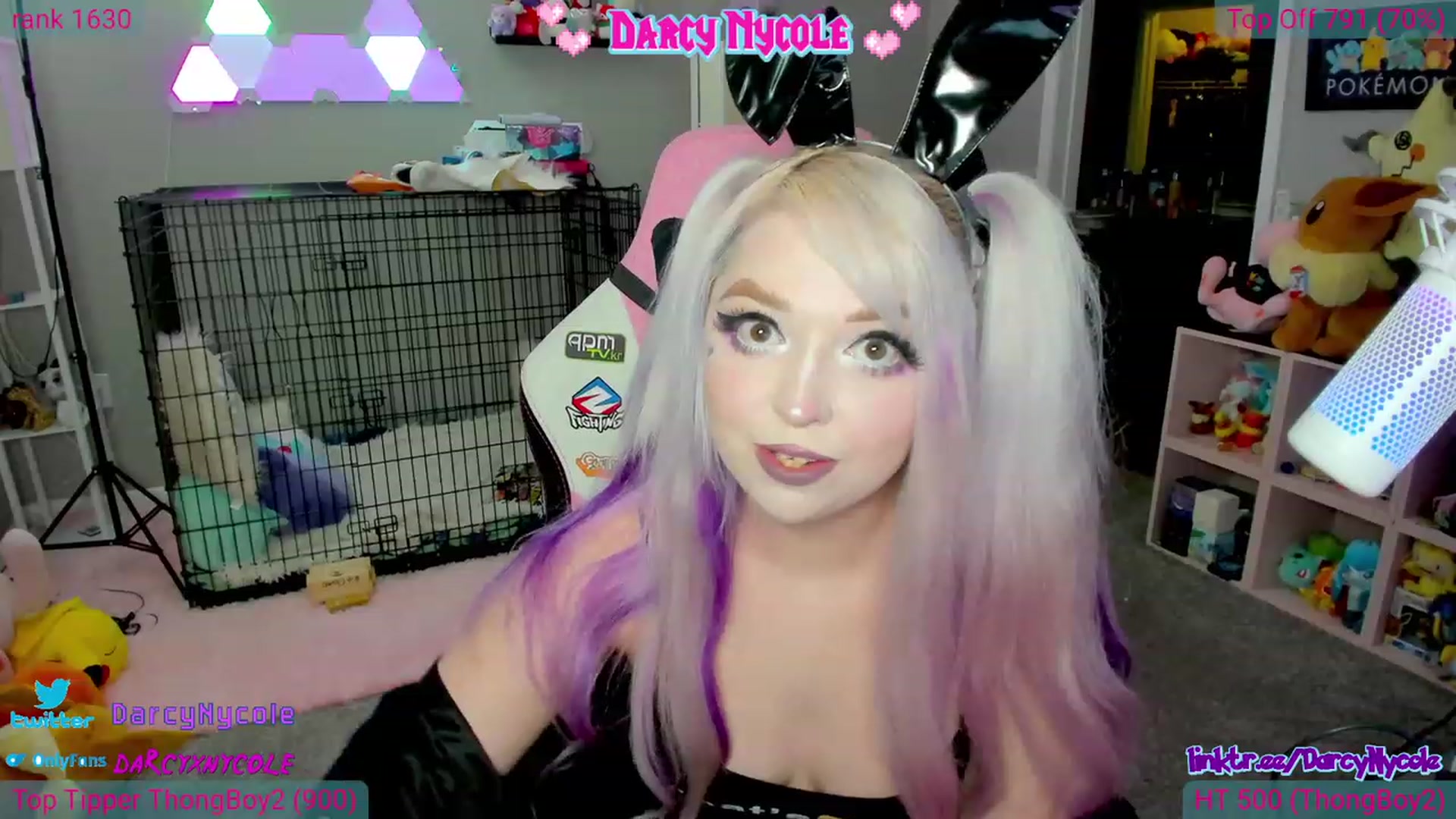 Gallery image thumbnail from DarcyNycole's myfreecams stream on, 06/27/2023, 07:45 image 20 of 20
