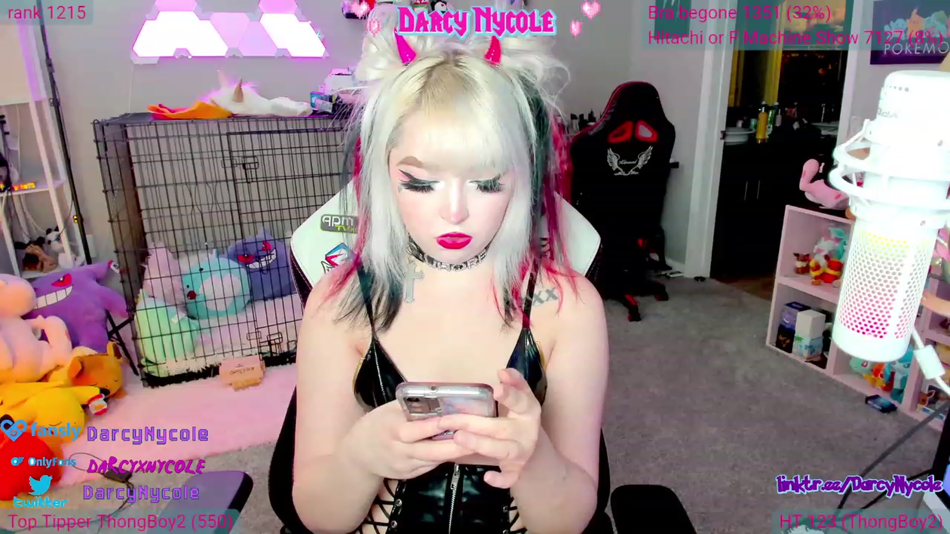 Gallery image thumbnail from DarcyNycole's myfreecams stream on, 07/06/2023, 08:35 image 9 of 20