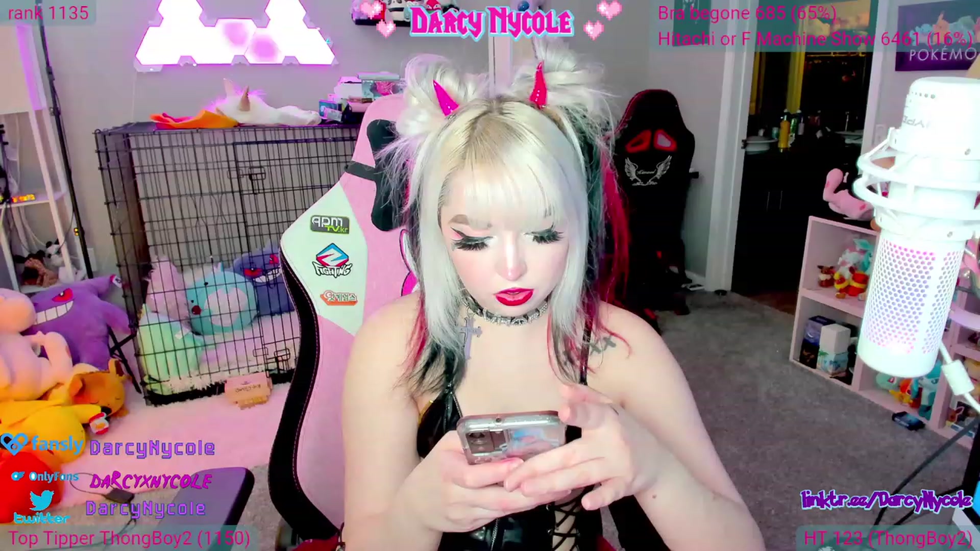 Gallery image thumbnail from DarcyNycole's myfreecams stream on, 07/06/2023, 08:59 image 9 of 20