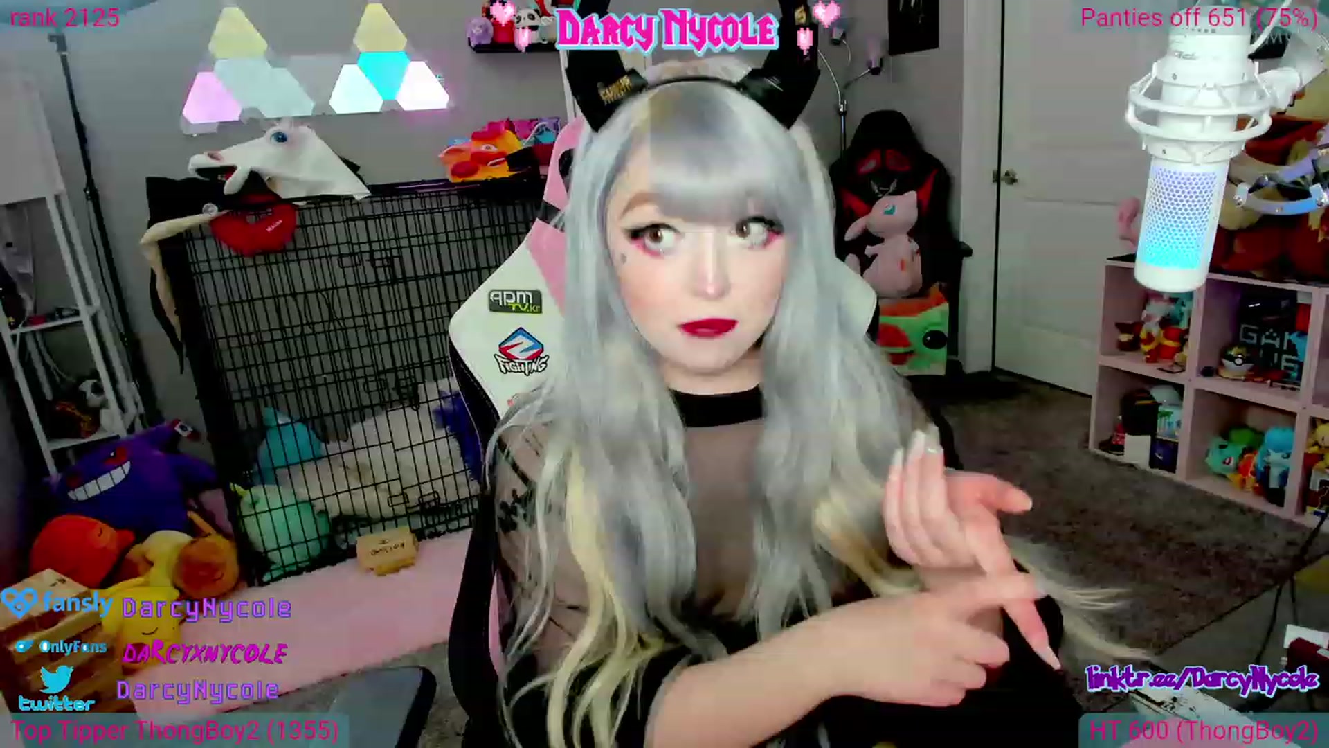 Gallery image thumbnail from DarcyNycole's myfreecams stream on, 07/25/2023, 08:42 image 7 of 20