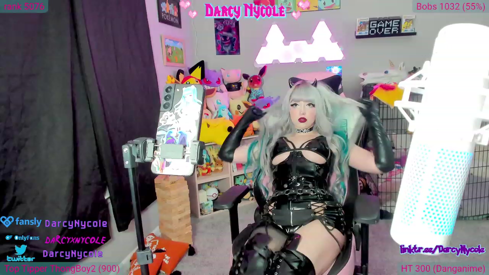 Gallery image thumbnail from DarcyNycole's myfreecams stream on, 08/28/2023, 07:31 image 10 of 20
