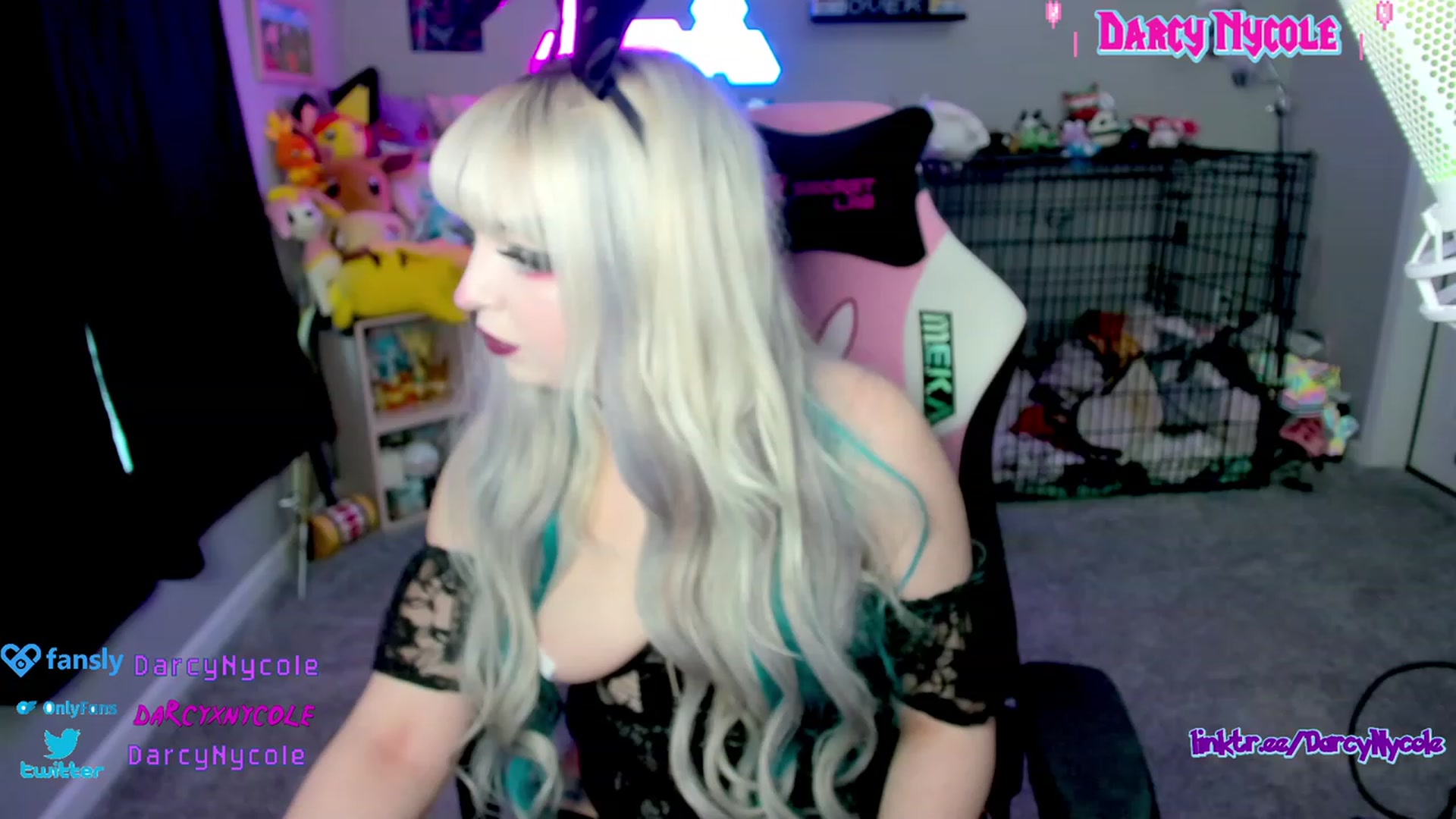 Gallery image thumbnail from DarcyNycole's myfreecams stream on, 09/20/2023, 11:43 image 15 of 20
