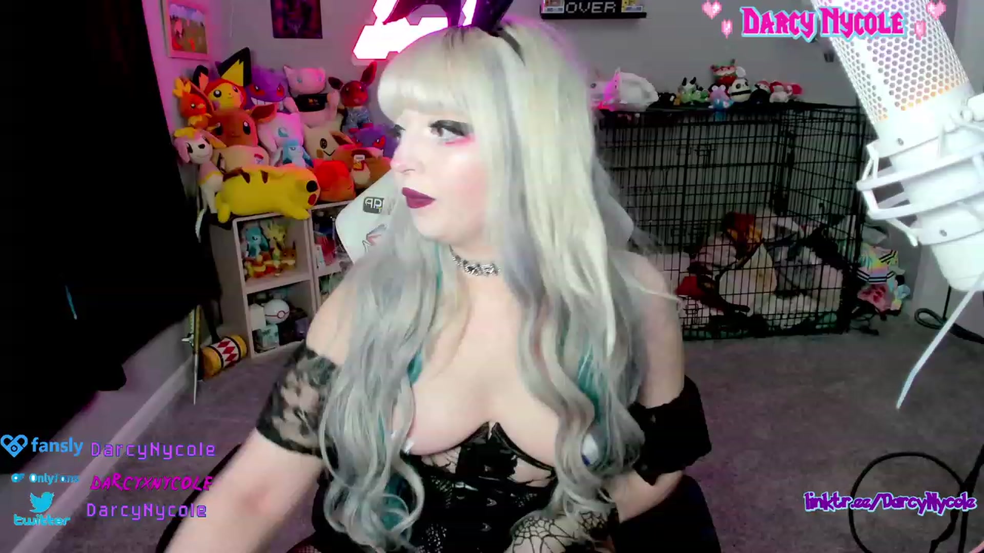 Gallery image thumbnail from DarcyNycole's myfreecams stream on, 09/20/2023, 11:43 image 7 of 20