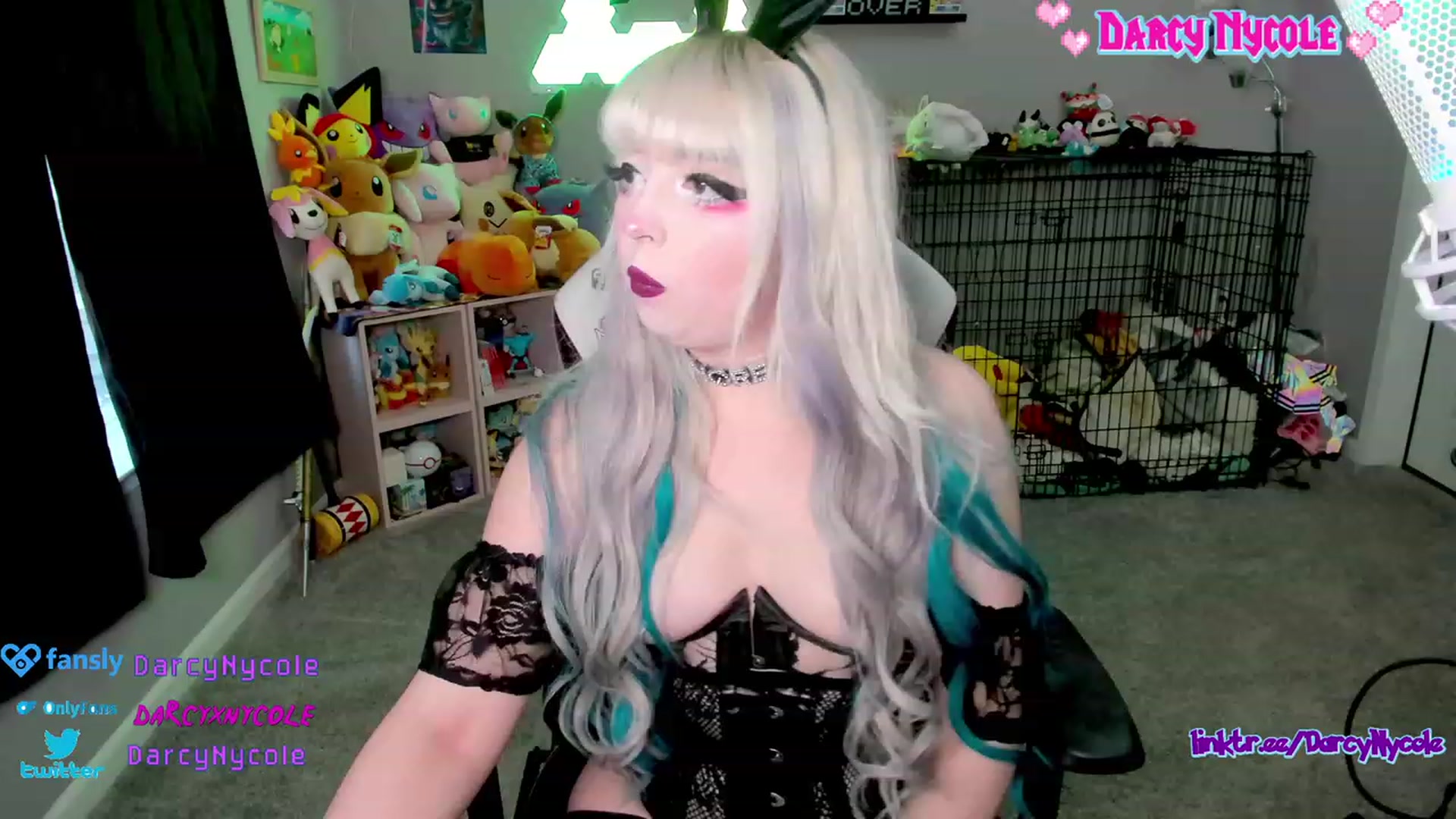 Gallery image thumbnail from DarcyNycole's myfreecams stream on, 09/20/2023, 11:43 image 18 of 20